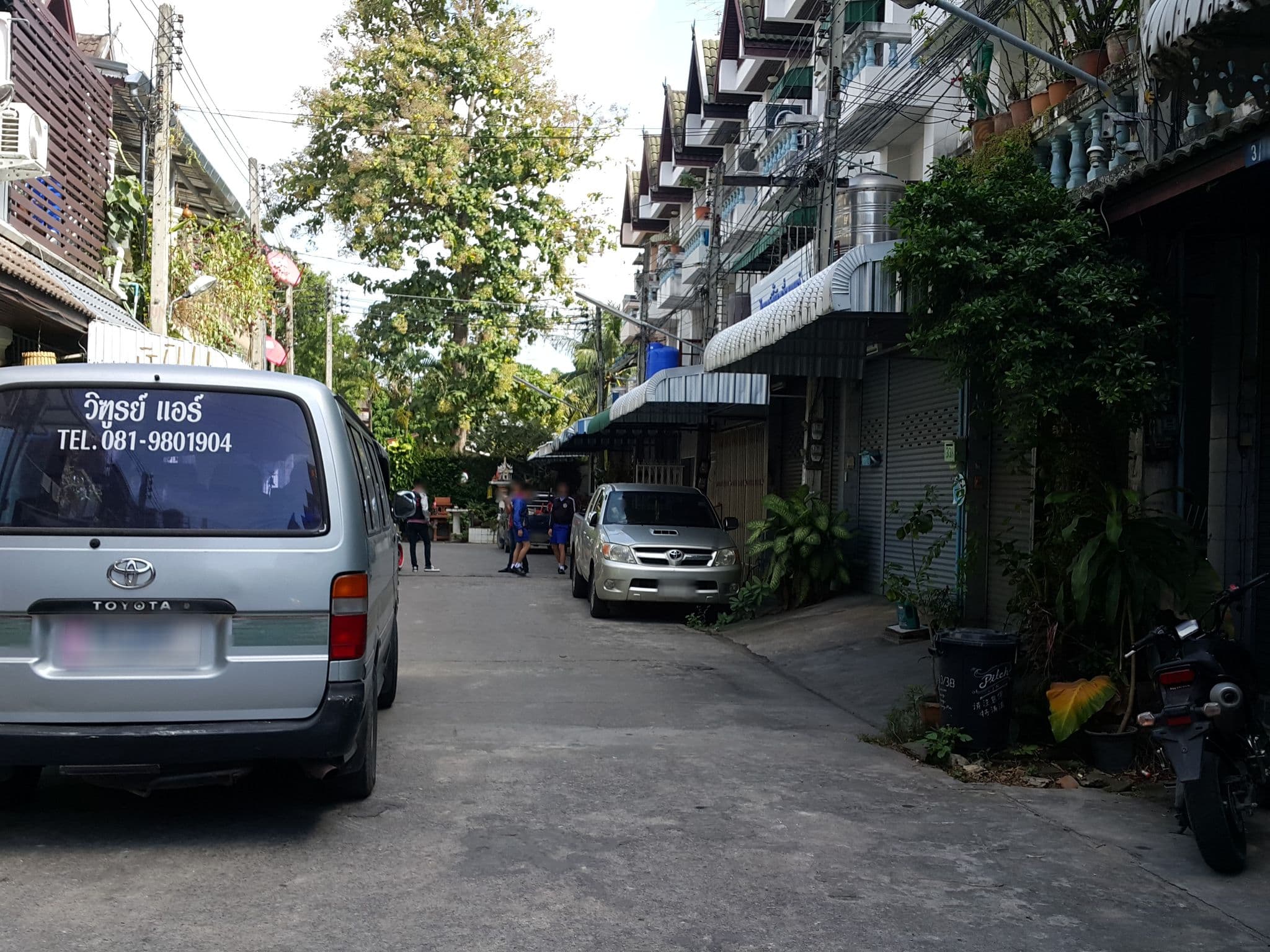 Street view near Eden Walking Street Hostel, Chiang Mai — © jrcarlsen (CC BY-SA · Mapillary)