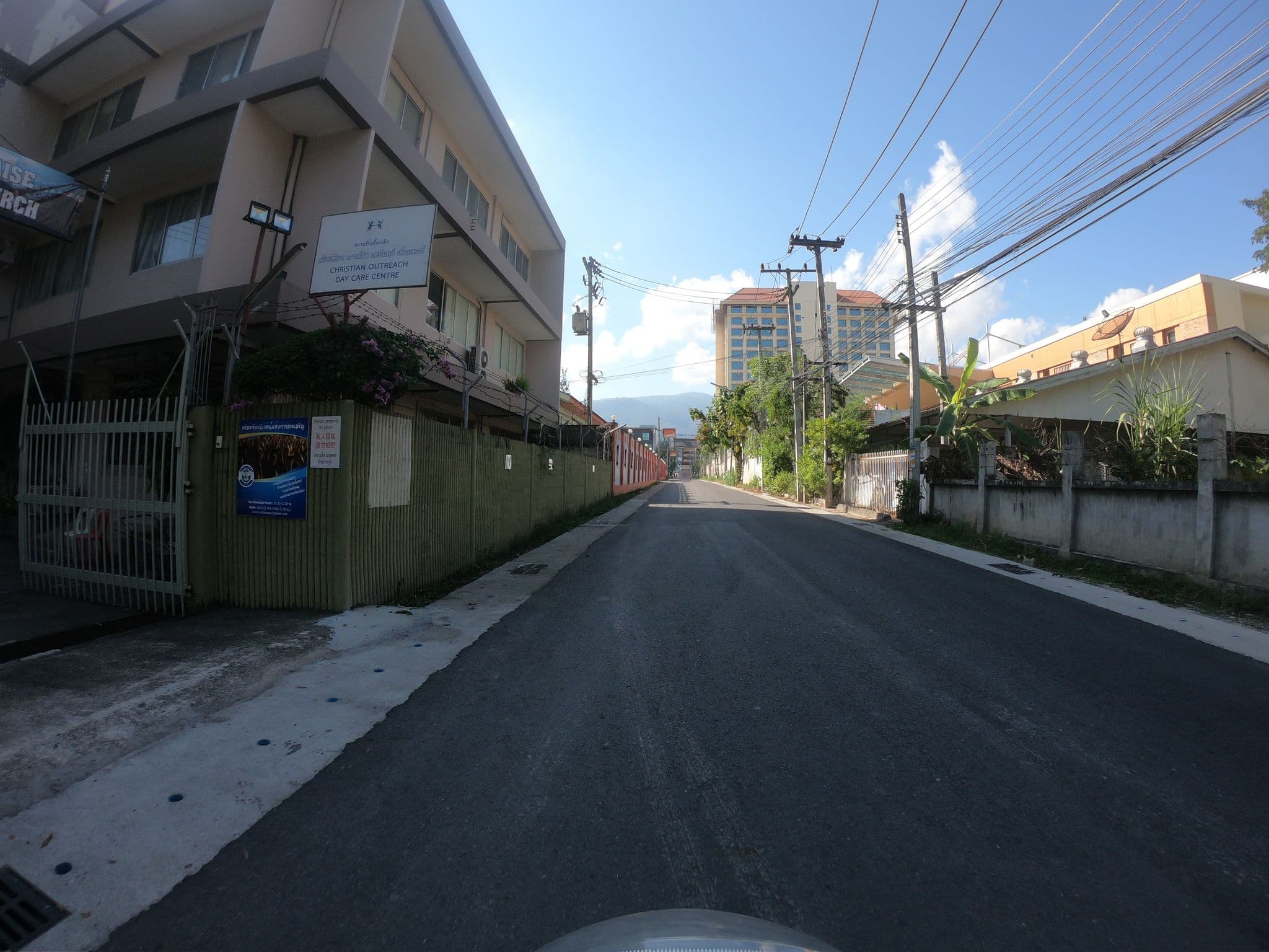 Street view near room no.1612 @ Furama Changmai, Chiang Mai — © chanuwath_grab (CC BY-SA · Mapillary)