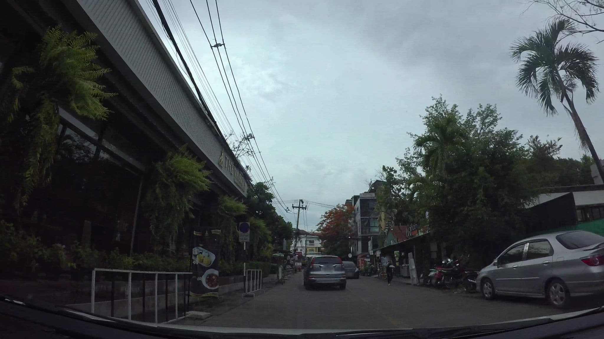 Street view near BunthomStan Guest house, Chiang Mai — © kaart_3 (CC BY-SA · Mapillary)