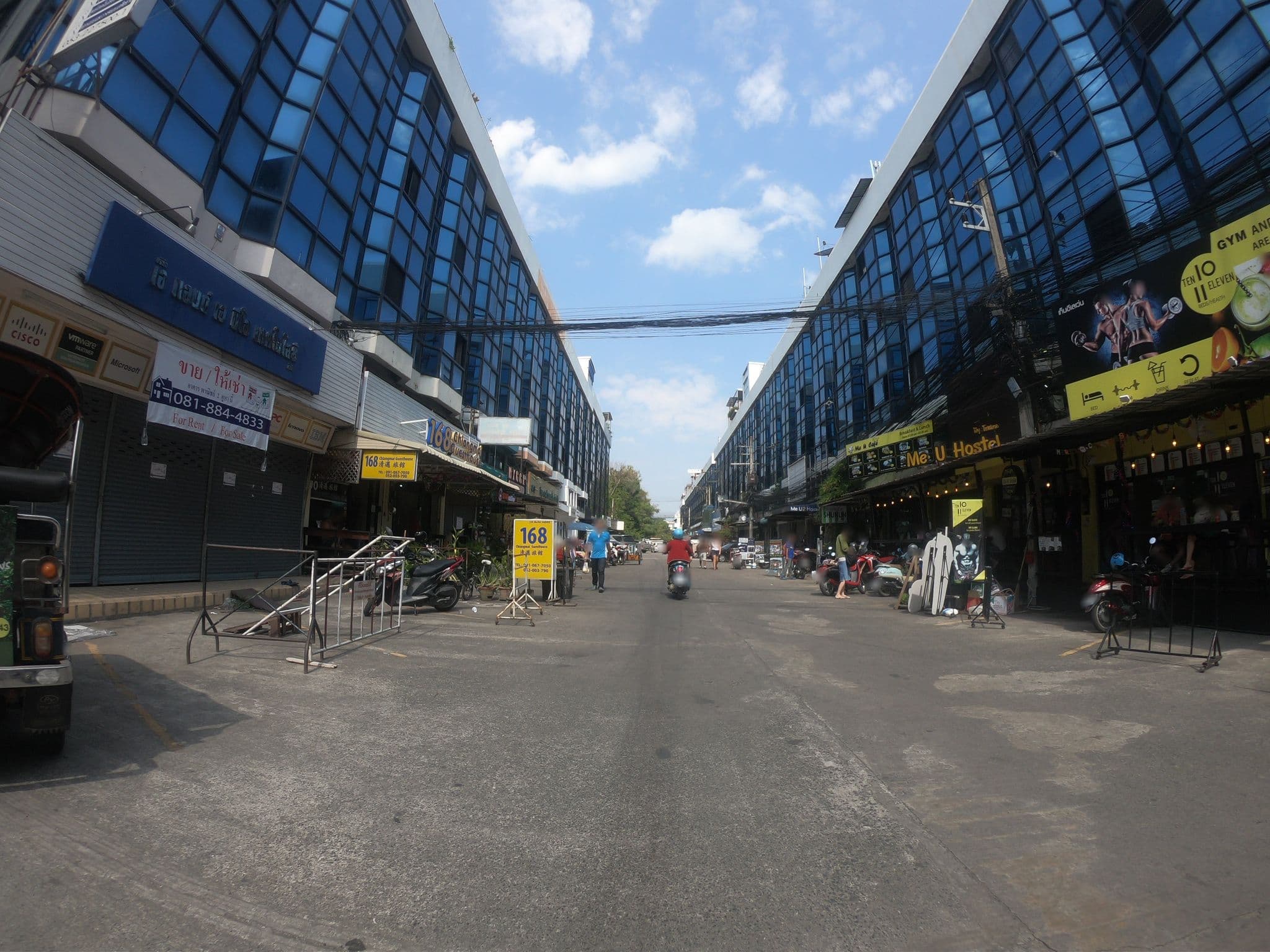 Street view near Mueang Mueang Inn Hostel, Chiang Mai — © chanuwath_grab (CC BY-SA · Mapillary)