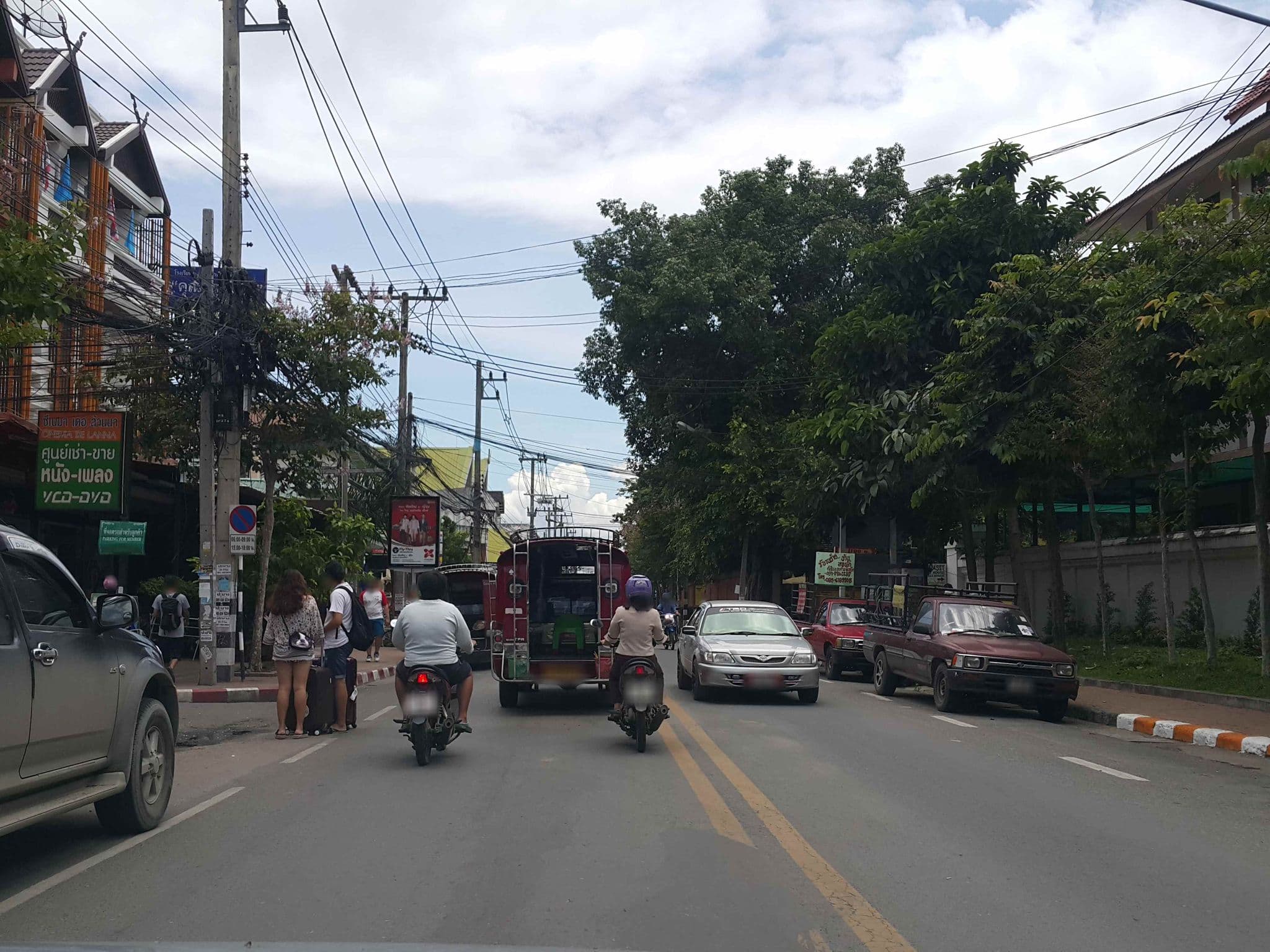 Street view near Baan Phrasing, Chiang Mai — © jrcarlsen (CC BY-SA · Mapillary)