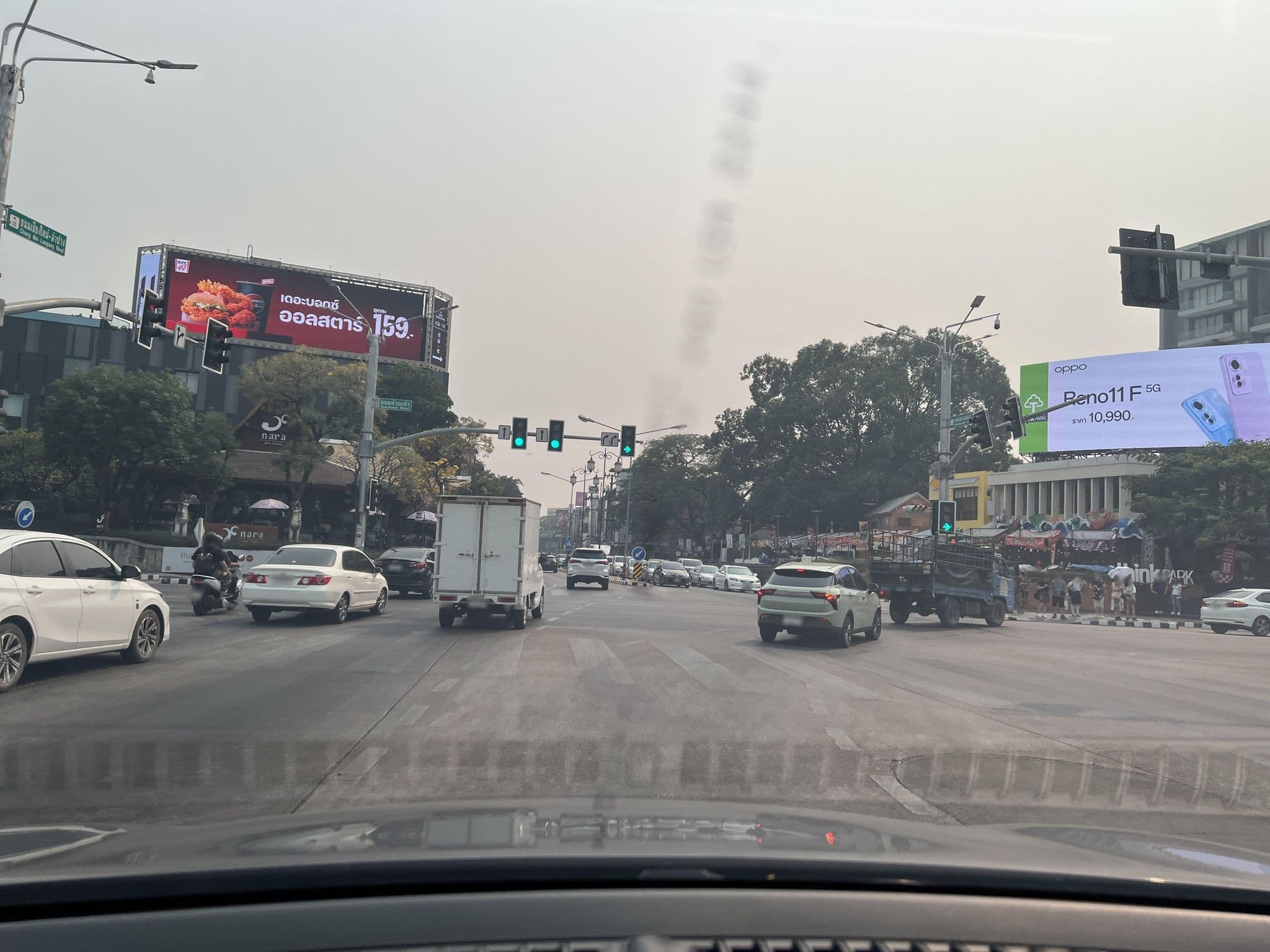 Street view near Qi 68 Hotel, Chiang Mai — © lin_wang (CC BY-SA · Mapillary)