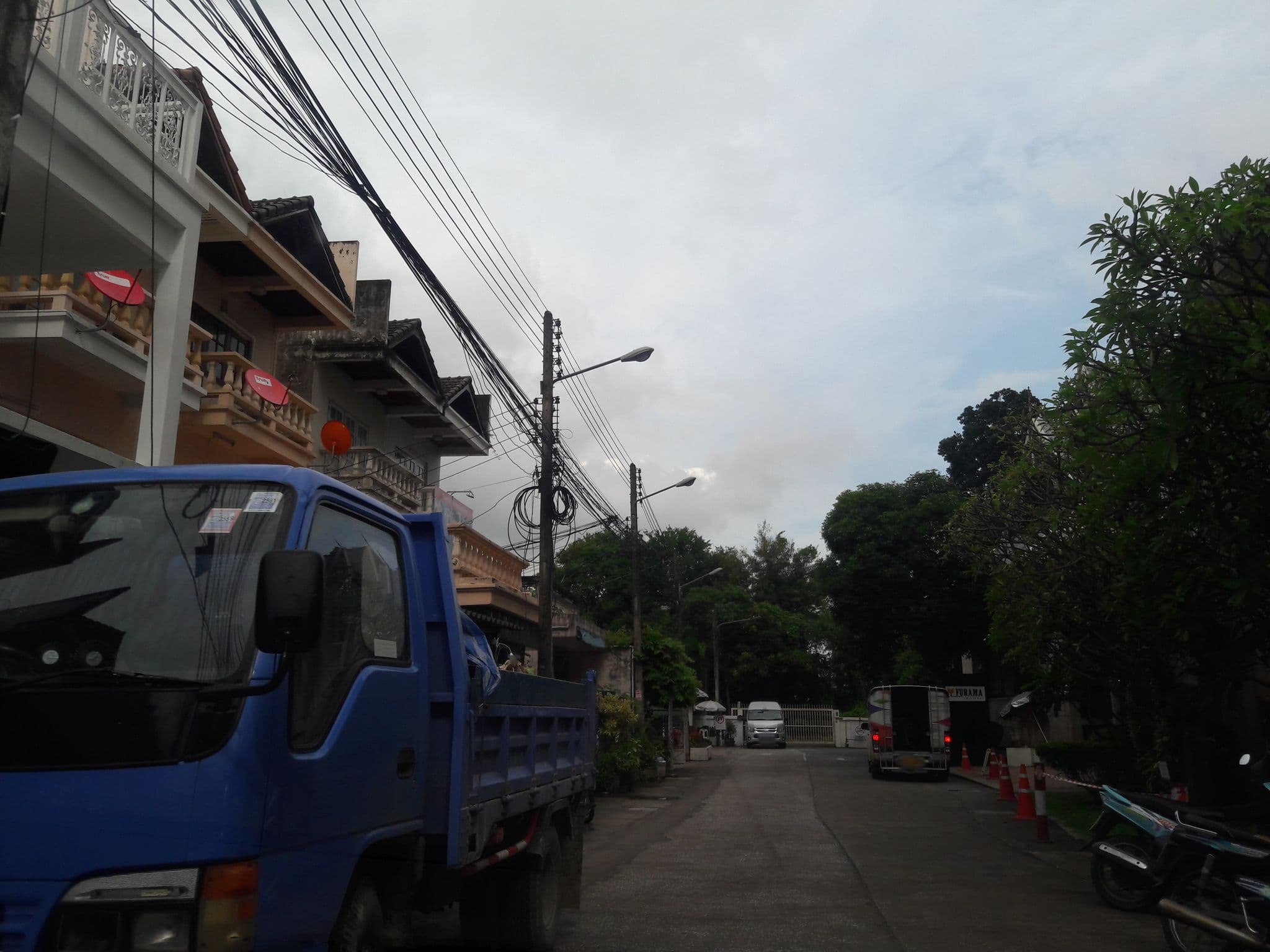 Street view near Front Desk @ Furama Hotel, Chiang Mai — © superbate (CC BY-SA · Mapillary)