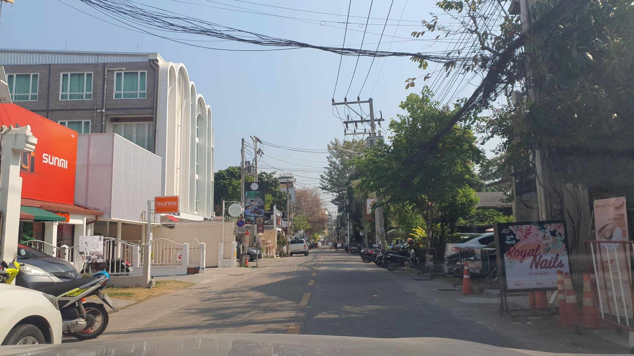 Street view near บ้านรินคำ, Chiang Mai — © jrcarlsen (CC BY-SA · Mapillary)