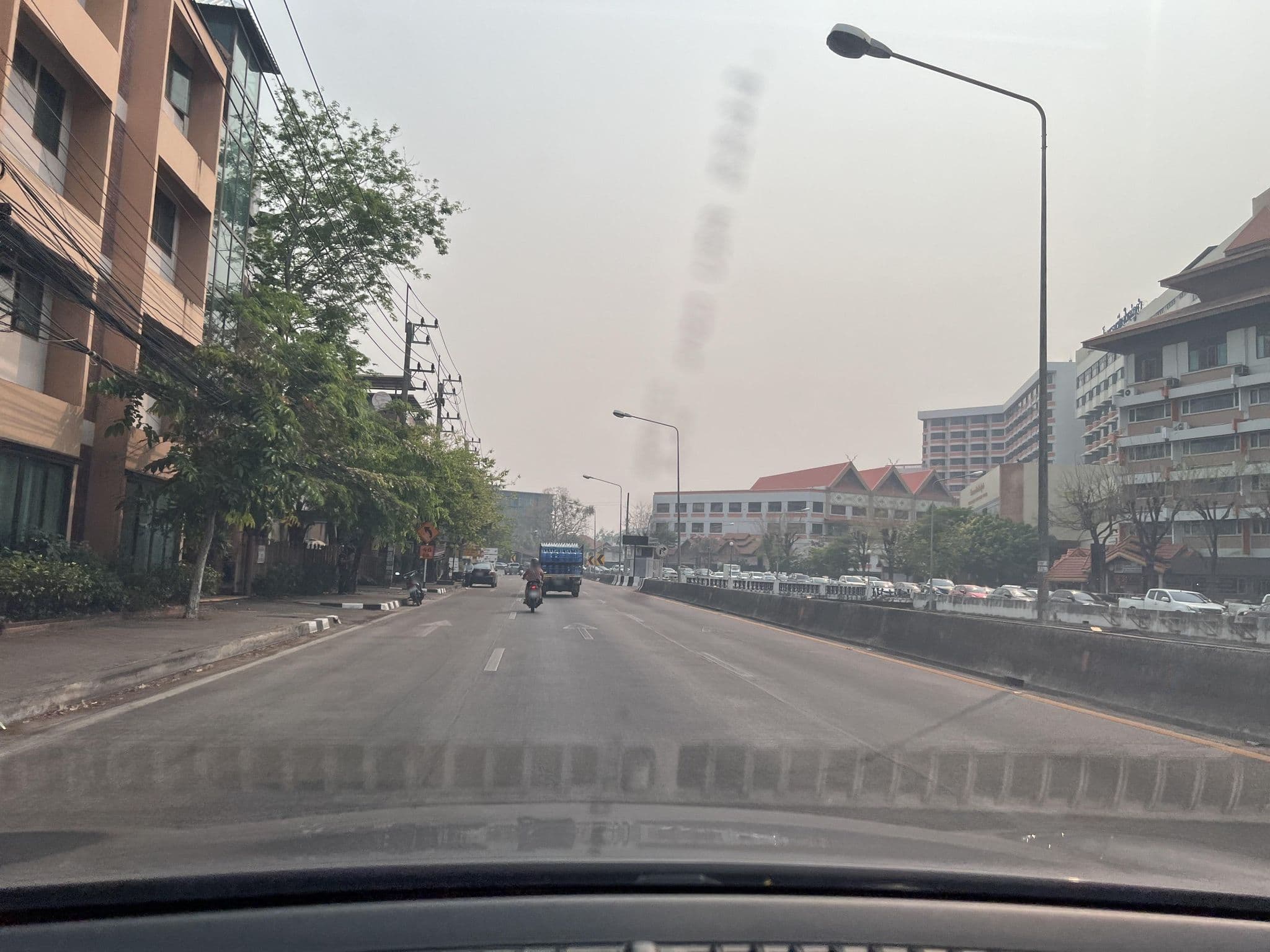 Street view near Lanna 1 Place, Chiang Mai — © lin_wang (CC BY-SA · Mapillary)