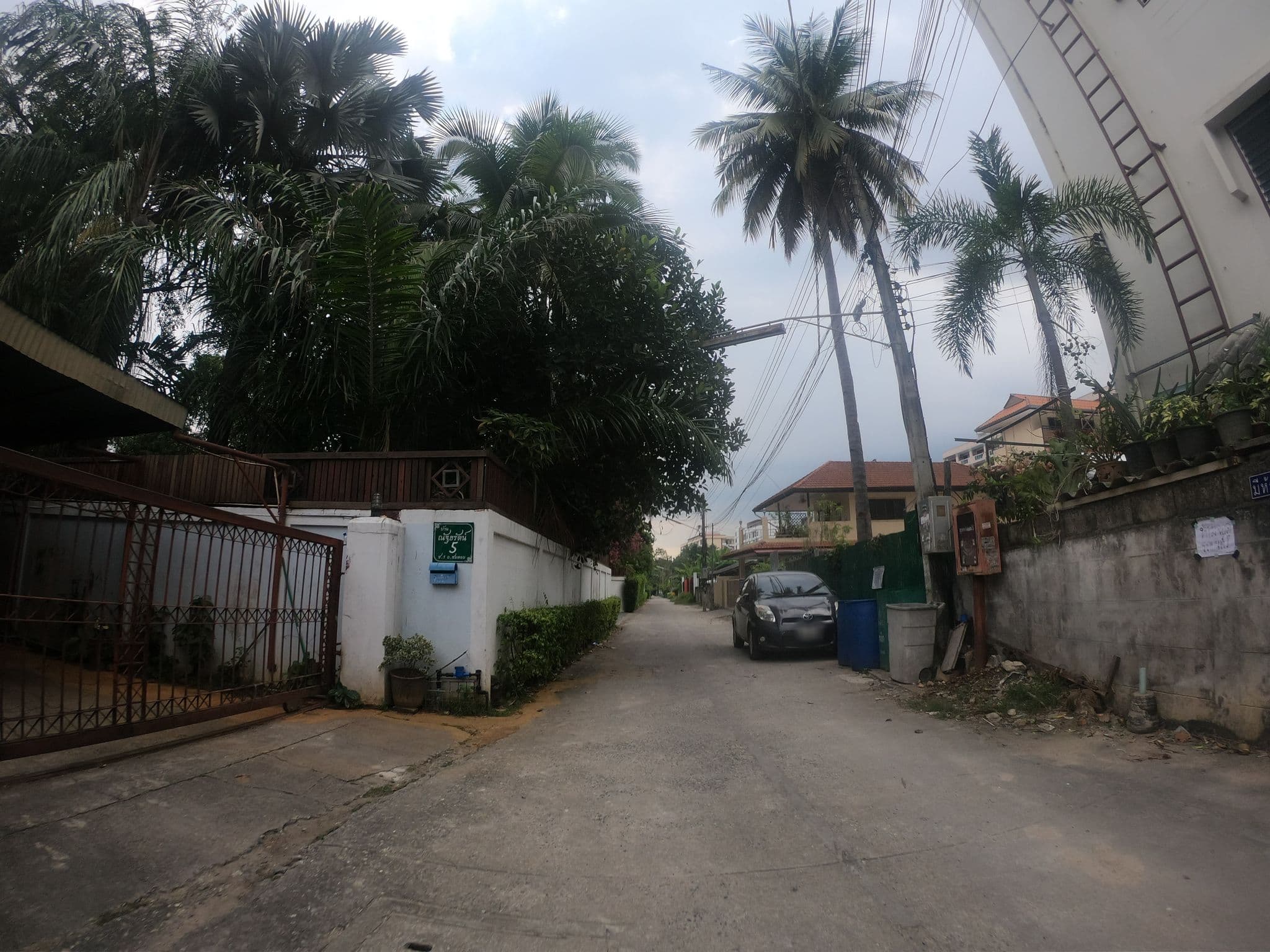 Street view near ฮับ53, Chiang Mai — © chanuwath_grab (CC BY-SA · Mapillary)