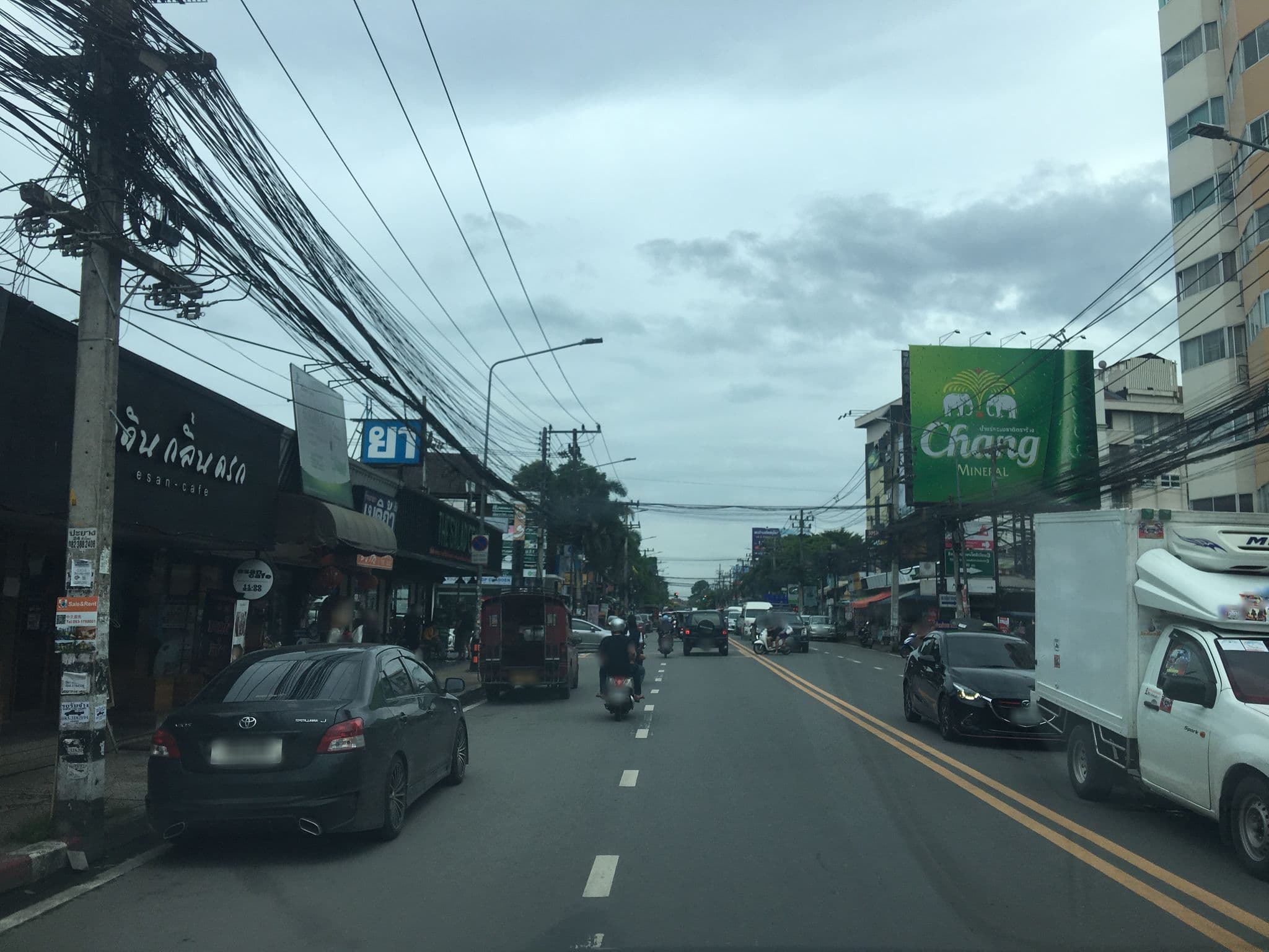 Street view near Yesterday (เยสเทอเดย์), Chiang Mai — © wapriz (CC BY-SA · Mapillary)