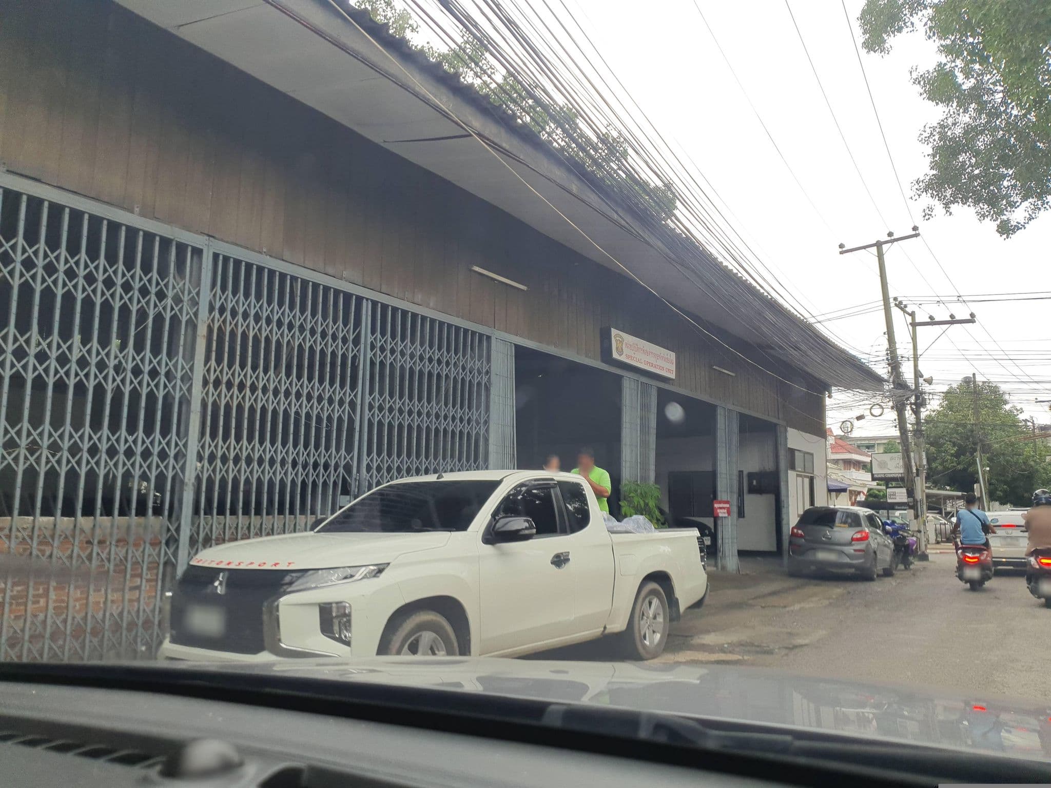 Street view near Ping Hostel, Chiang Mai — © jrcarlsen (CC BY-SA · Mapillary)