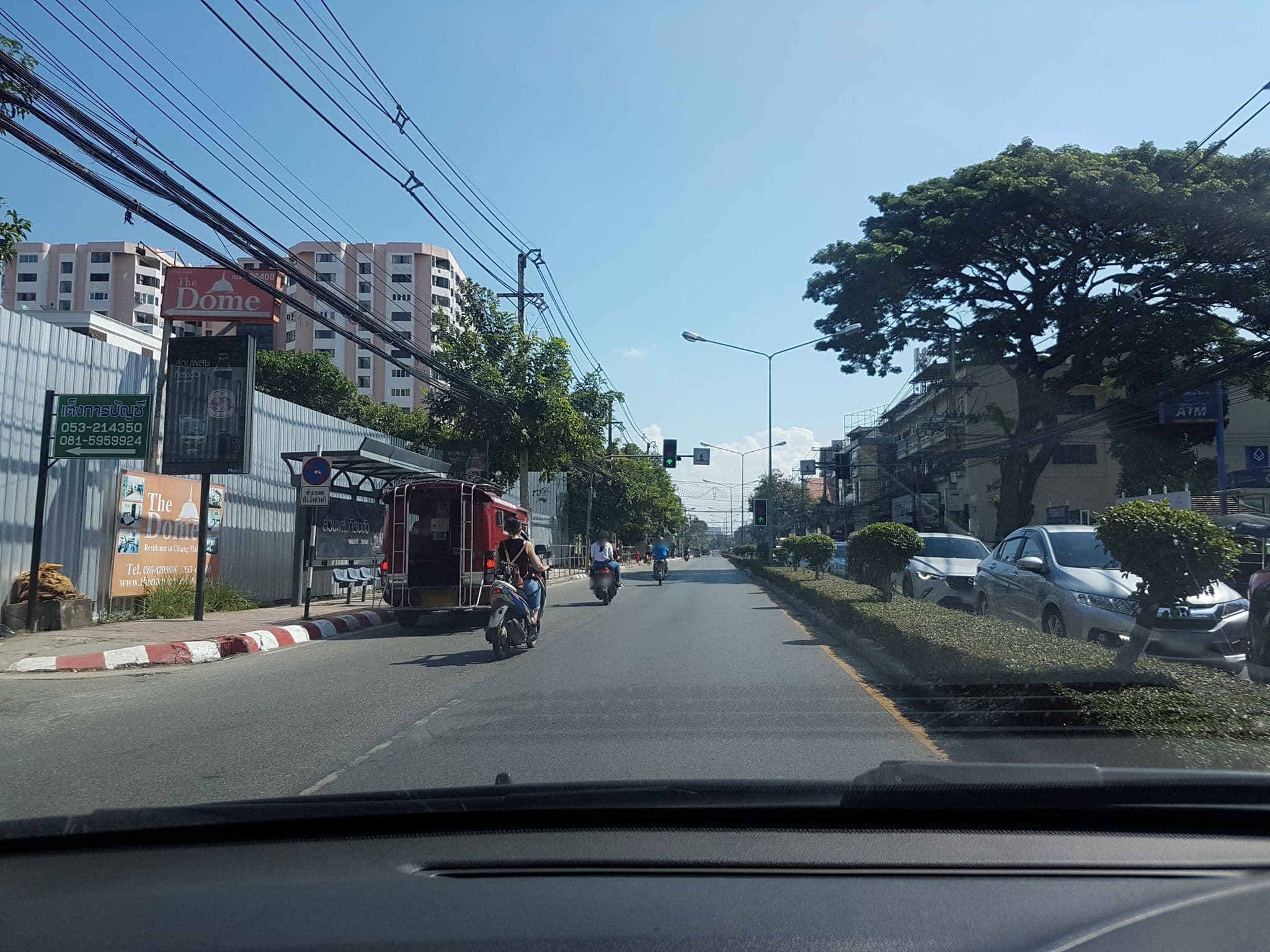 Street view near Bella Nara Hotel, Chiang Mai, Chiang Mai — © ekkarin (CC BY-SA · Mapillary)