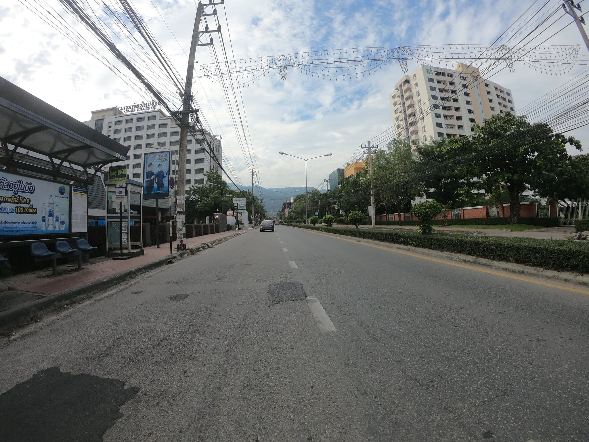 Street view near qingmai hill hotel, Chiang Mai — © chanuwath_grab (CC BY-SA · Mapillary)