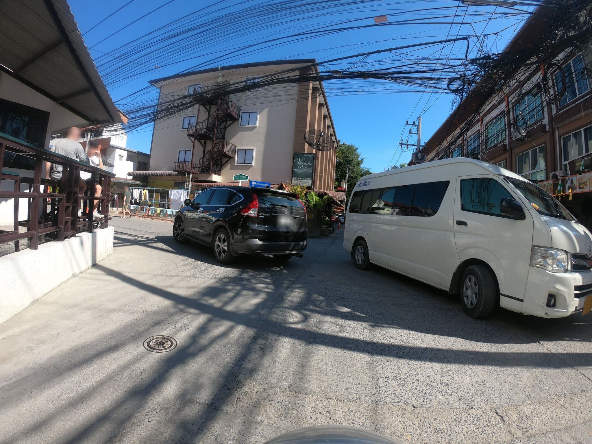 Street view near Wh'ite, Chiang Mai — © chanuwath_grab (CC BY-SA · Mapillary)