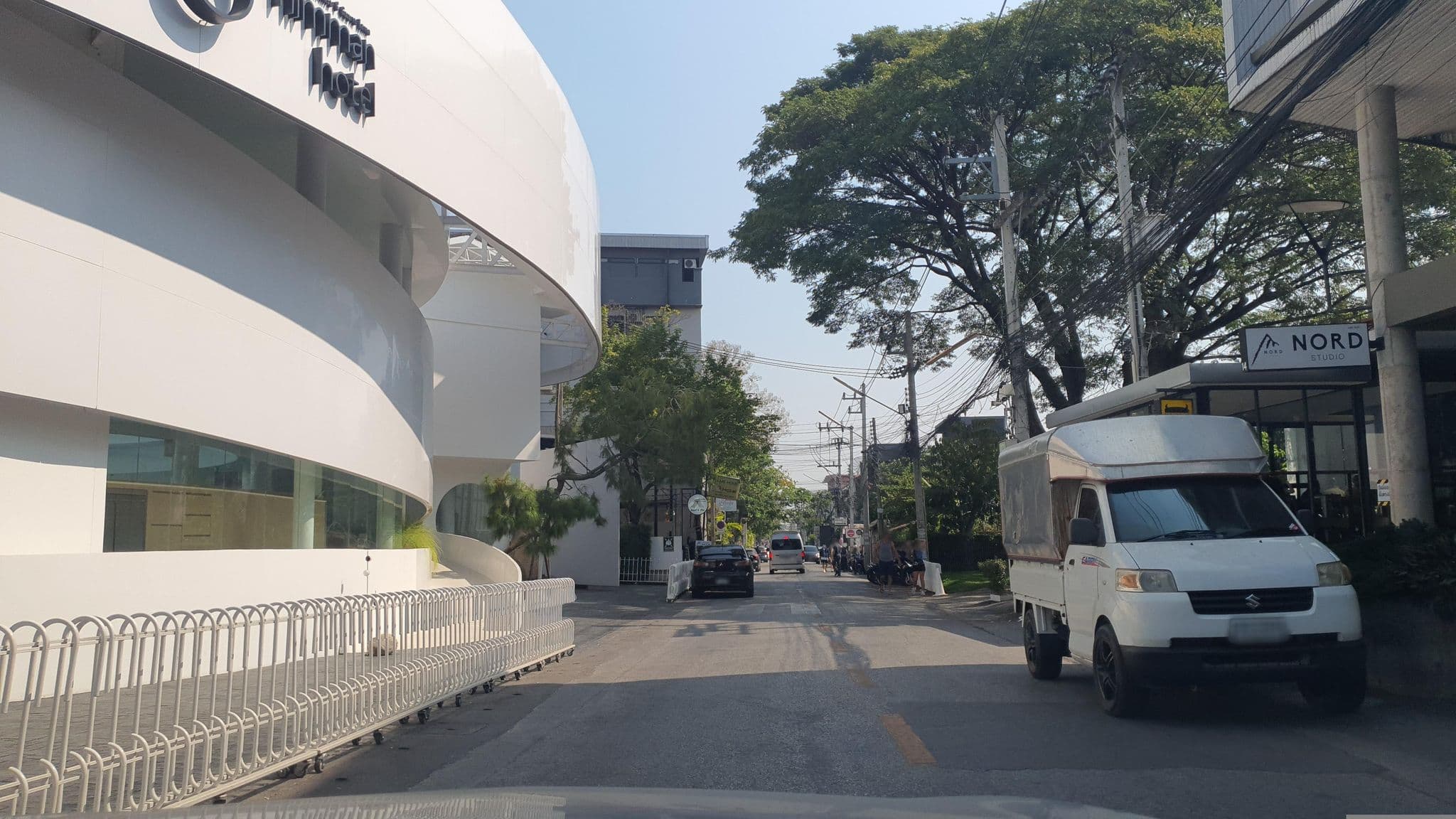 Street view near Belcarra Nimman, Chiang Mai — © jrcarlsen (CC BY-SA · Mapillary)
