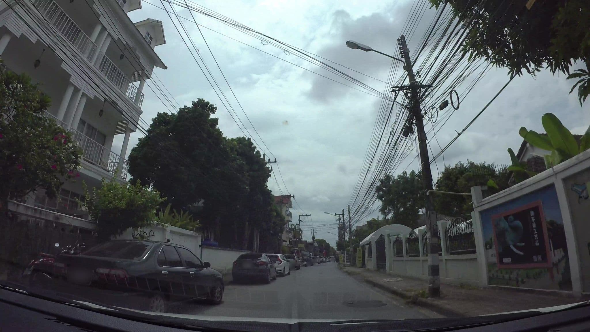 Street view near Fundee Hostel, Chiang Mai — © kaart_3 (CC BY-SA · Mapillary)
