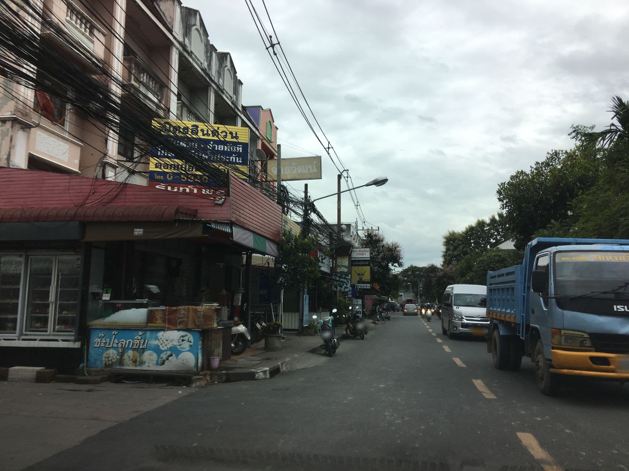 Street view near วิลล่า กอบุญกลิ่นบัว, Chiang Mai — © wapriz (CC BY-SA · Mapillary)