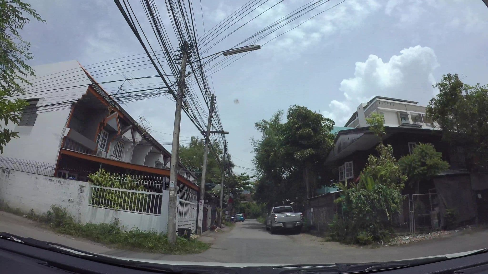Street view near Evergreen (เอเวอร์กรีน), Chiang Mai — © kaart_3 (CC BY-SA · Mapillary)