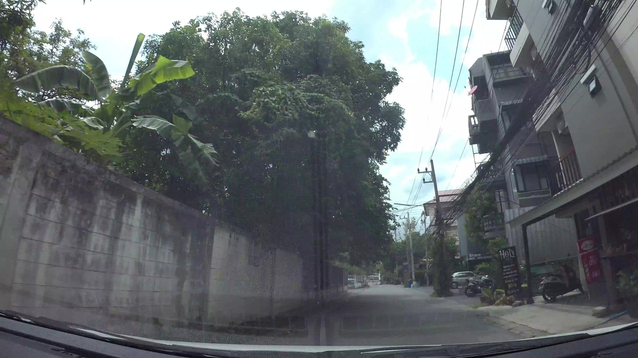 Street view near Shane Hotel, Chiang Mai — © kaart_3 (CC BY-SA · Mapillary)