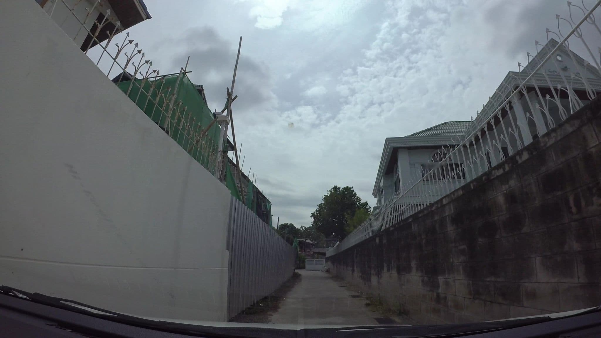 Street view near The Wing Boutique Hotel, Chiang Mai — © kaart_3 (CC BY-SA · Mapillary)