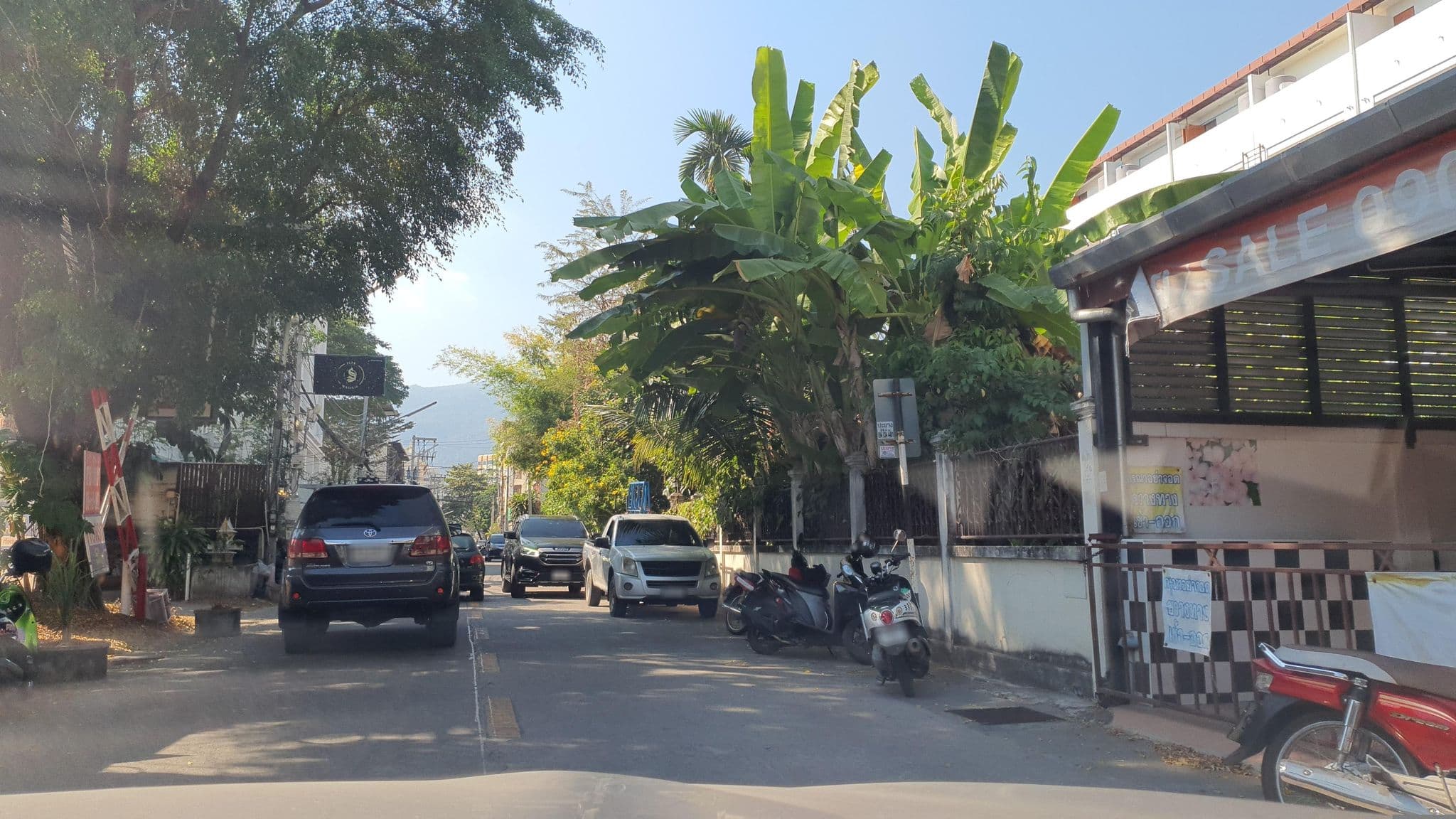 Street view near The Nimman 13 Guesthouse, Chiang Mai — © jrcarlsen (CC BY-SA · Mapillary)