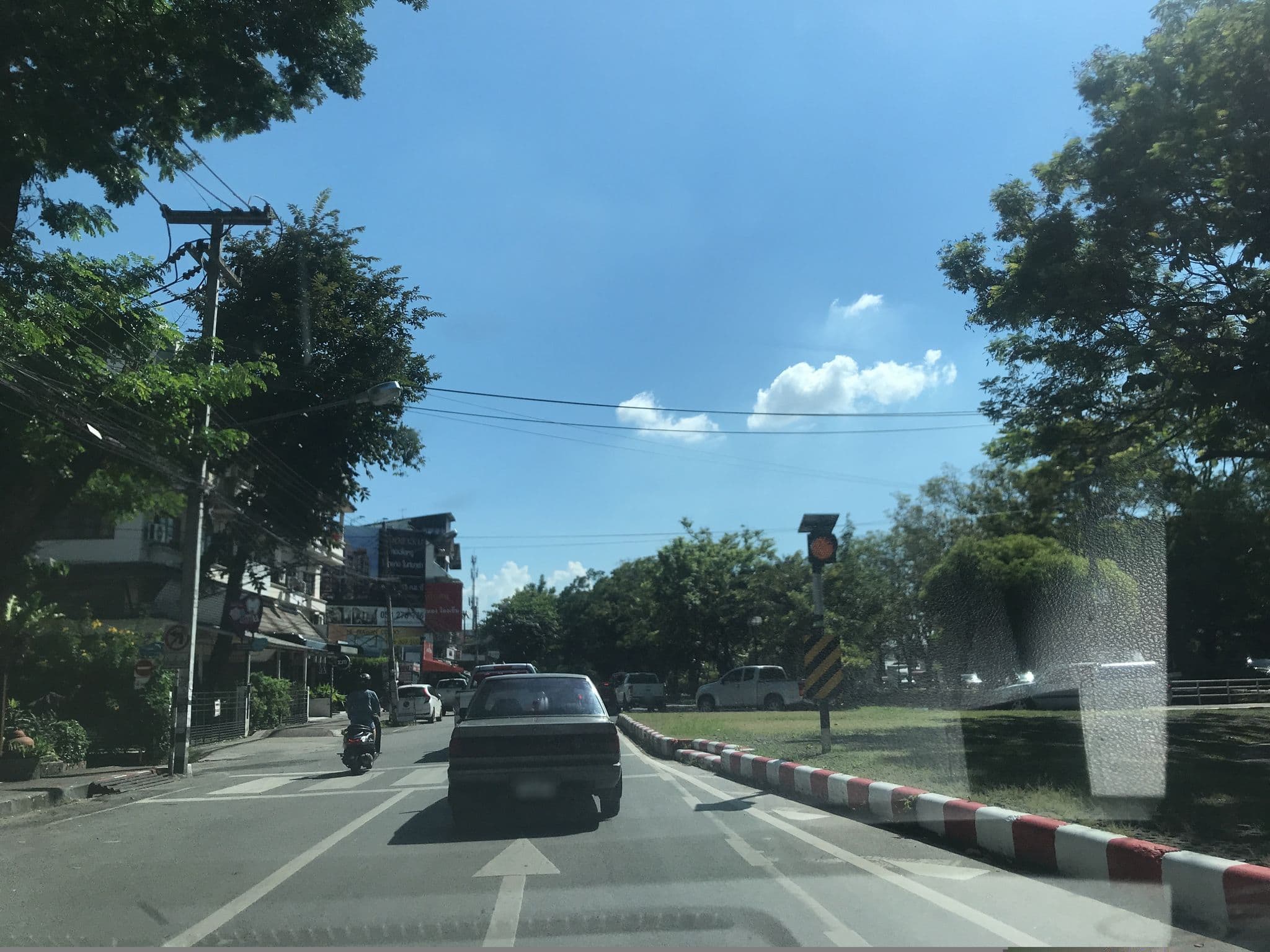 Street view near Big Tree Boutique Hotel, Chiang Mai — © prasert (CC BY-SA · Mapillary)