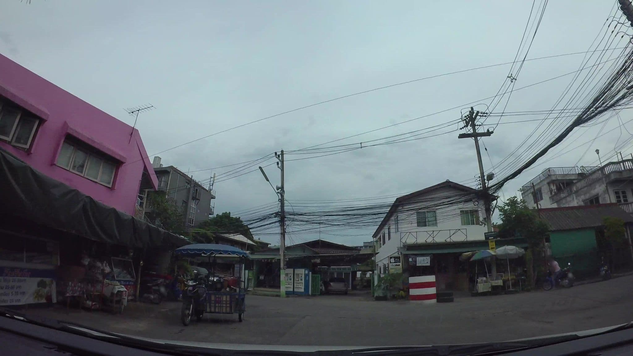 Street view near Isleep Guesthouse, Chiang Mai — © kaart_3 (CC BY-SA · Mapillary)