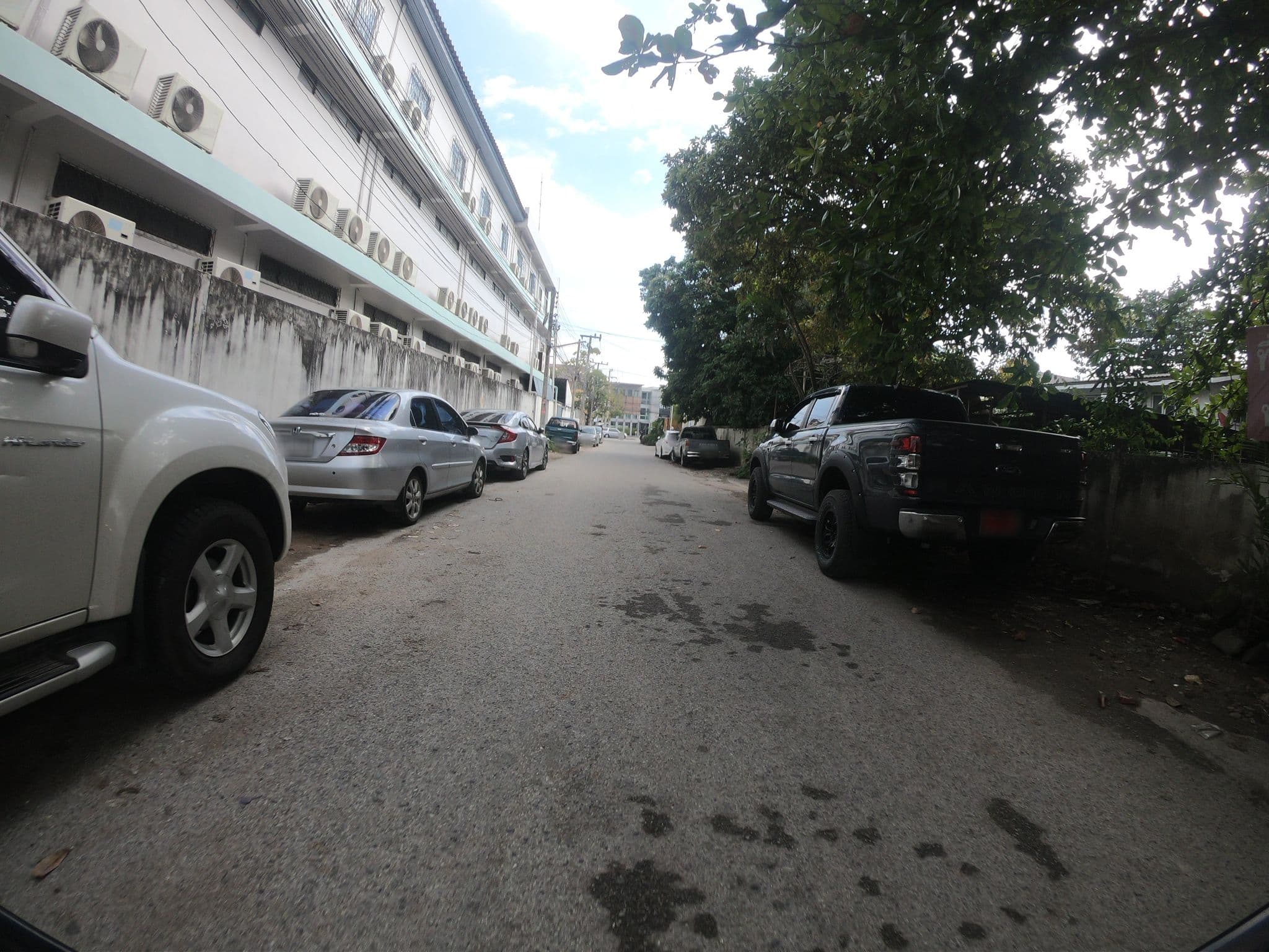 Street view near โรงแรมพิงค์พยอม, Chiang Mai — © chanuwath_grab (CC BY-SA · Mapillary)