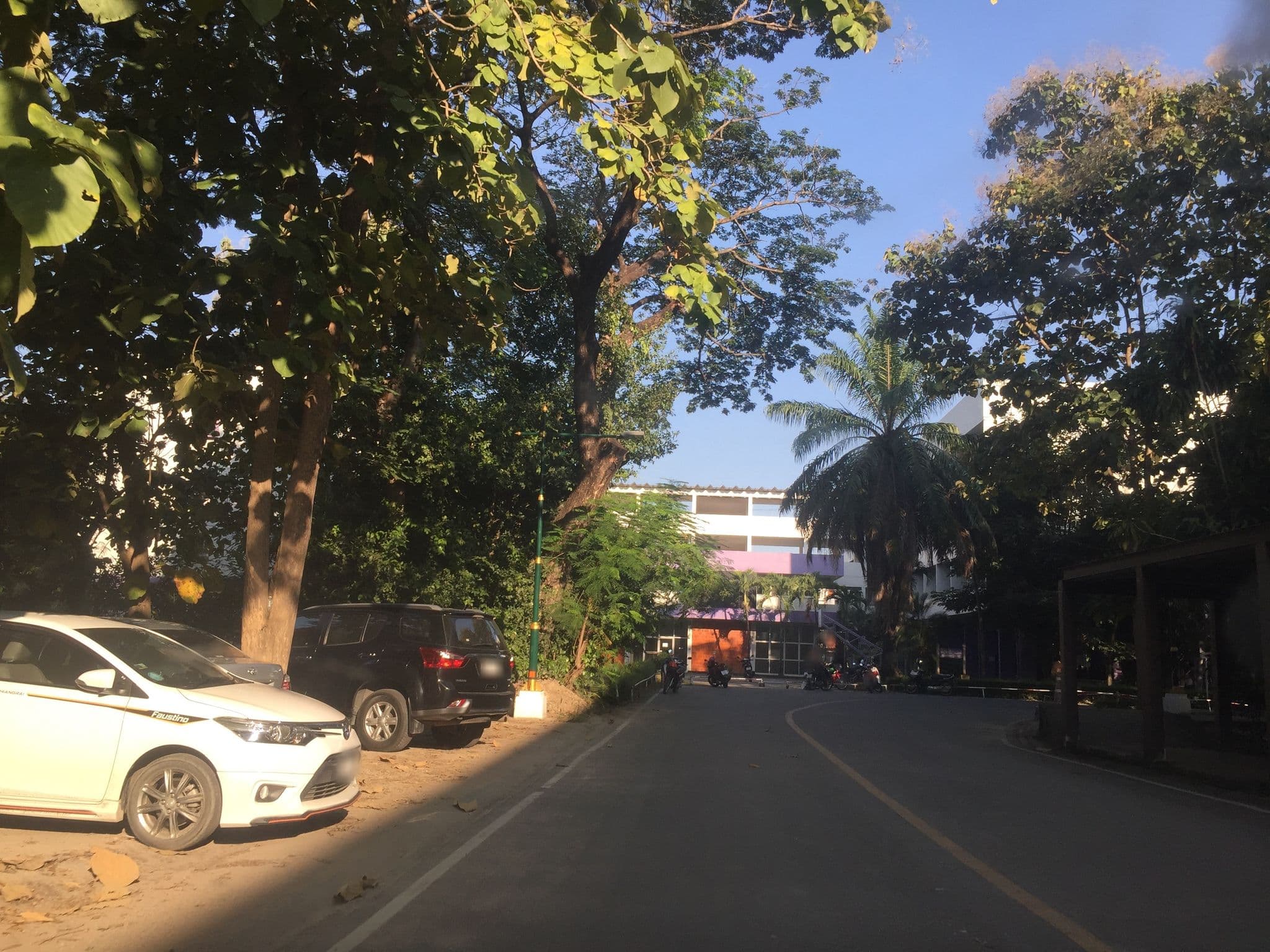 Street view near โรงแรมเชียงใหม่ออร์คิด, Chiang Mai — © kyoko (CC BY-SA · Mapillary)