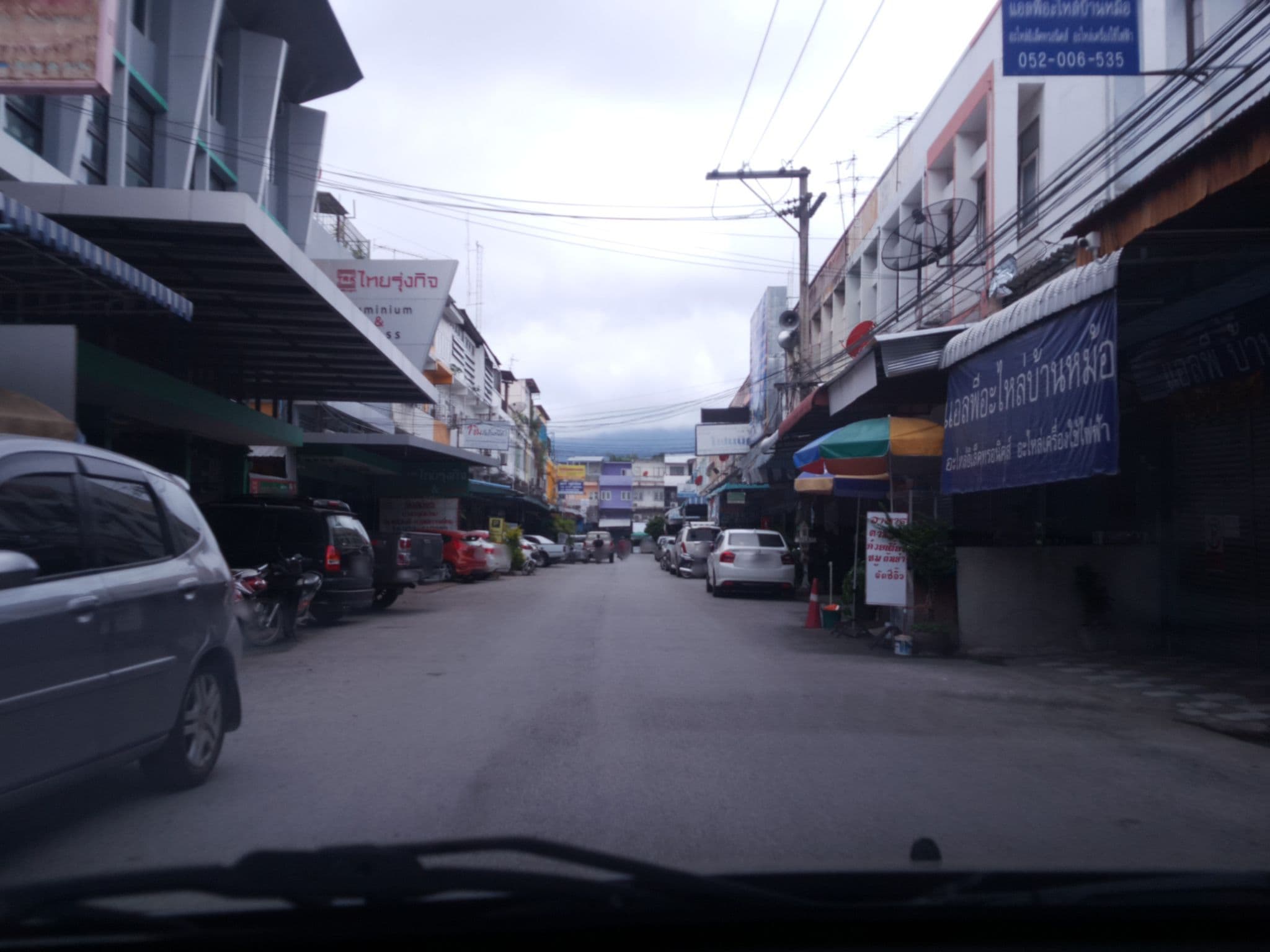 Street view near Marina Inn Hotel, Chiang Mai — © wapriz (CC BY-SA · Mapillary)