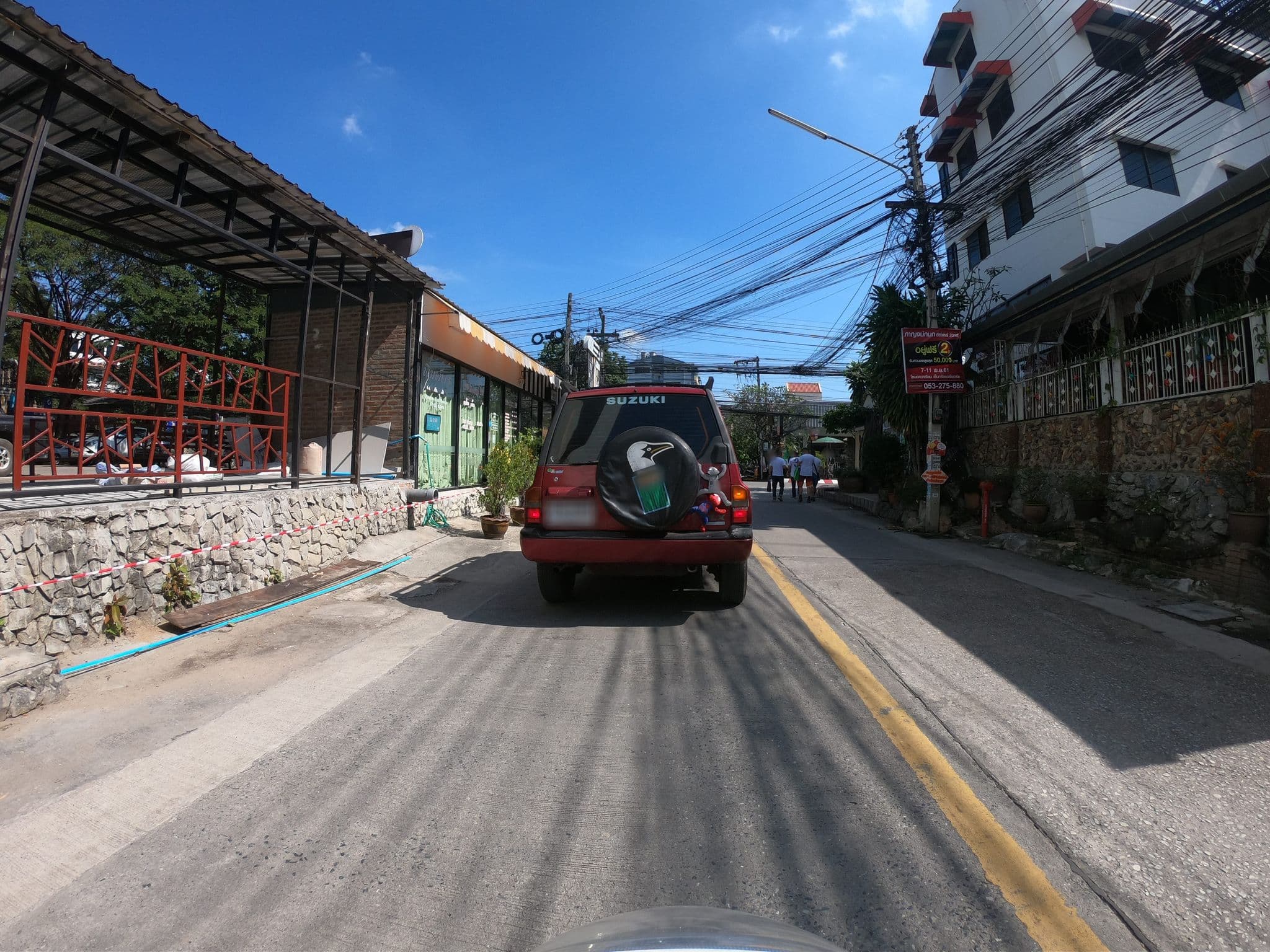Street view near กาแฟดอยช้าง โรงแรมกรีนพาเลซ, Chiang Mai — © chanuwath_grab (CC BY-SA · Mapillary)