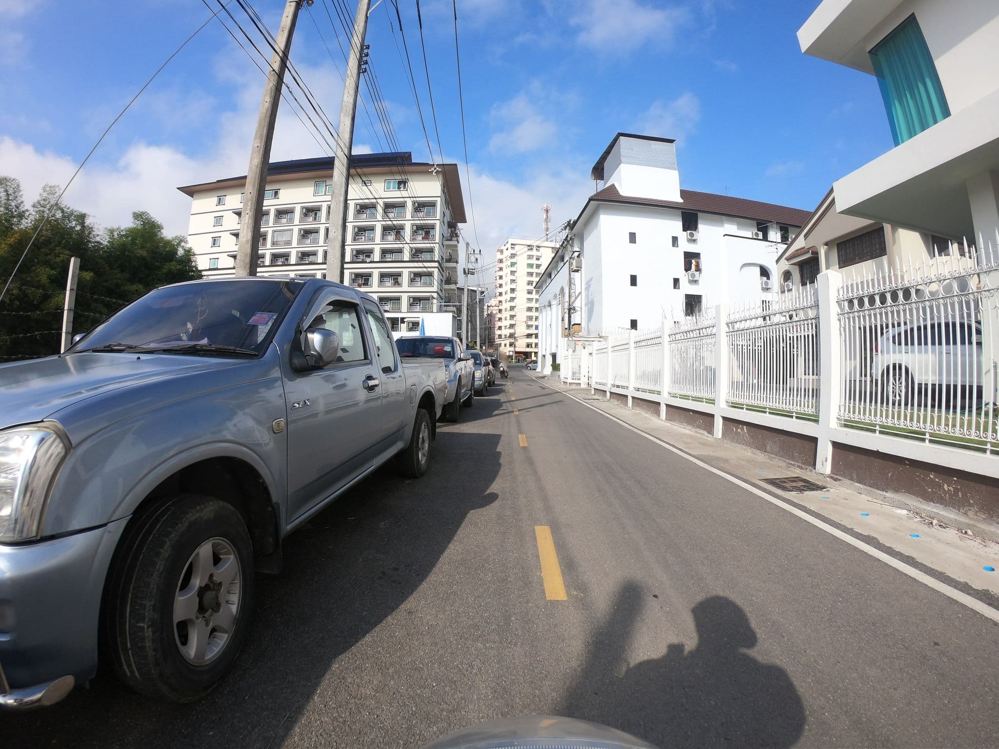 Street view near SYN Hotel, Chiang Mai — © chanuwath_grab (CC BY-SA · Mapillary)