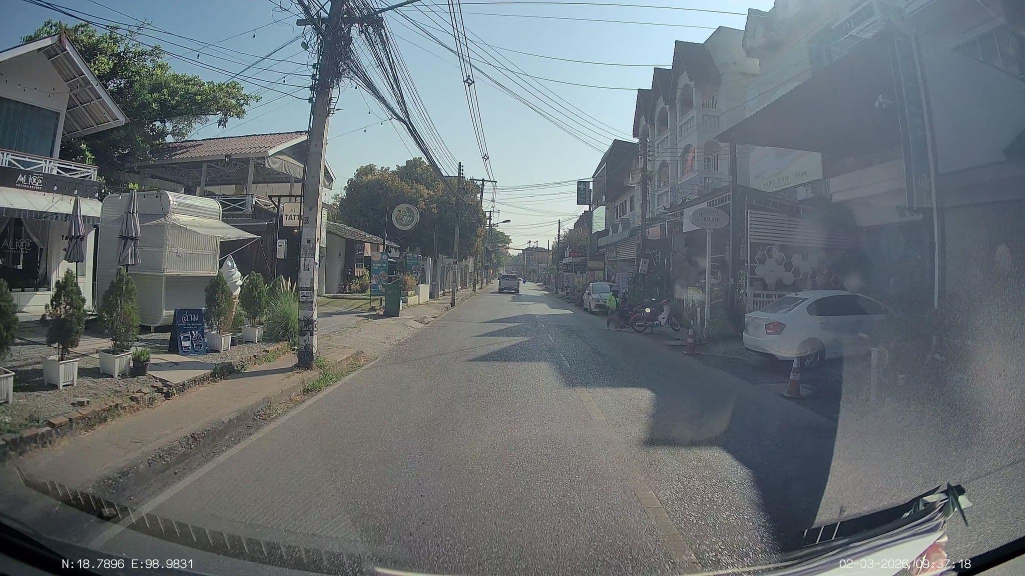Street view near Nai Wiang Poshtel: Burger Bar & Cafe, Chiang Mai — © ThailandCambodia (CC BY-SA · Mapillary)