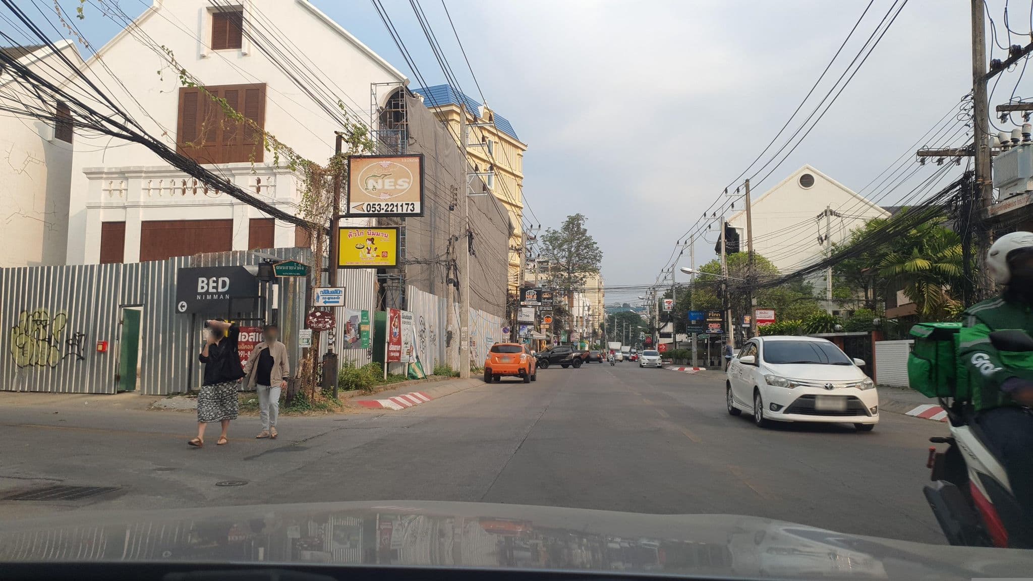 Street view near Rimnim Hostel, Chiang Mai — © jrcarlsen (CC BY-SA · Mapillary)