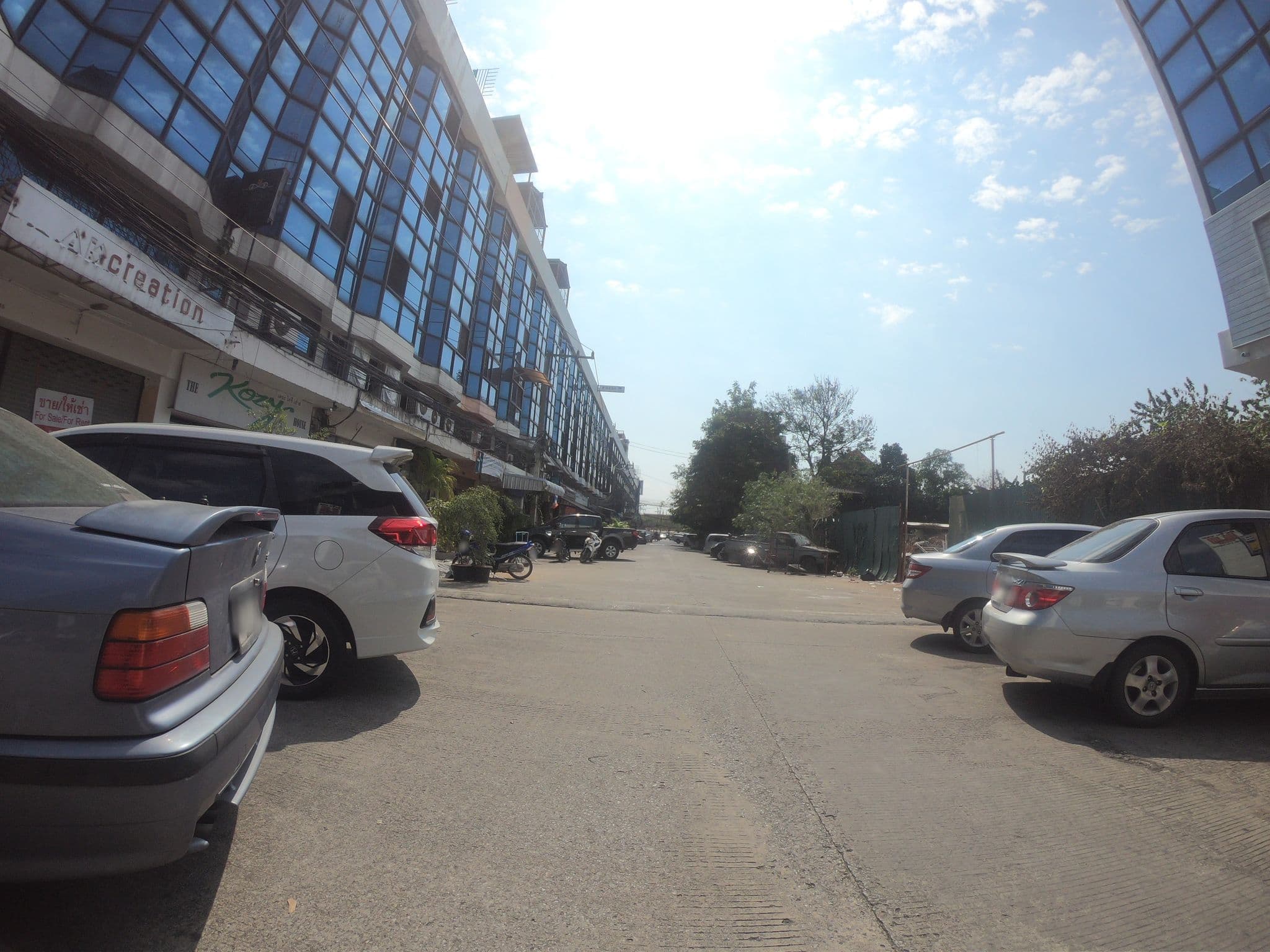 Street view near Doraemon guest house, Chiang Mai — © chanuwath_grab (CC BY-SA · Mapillary)