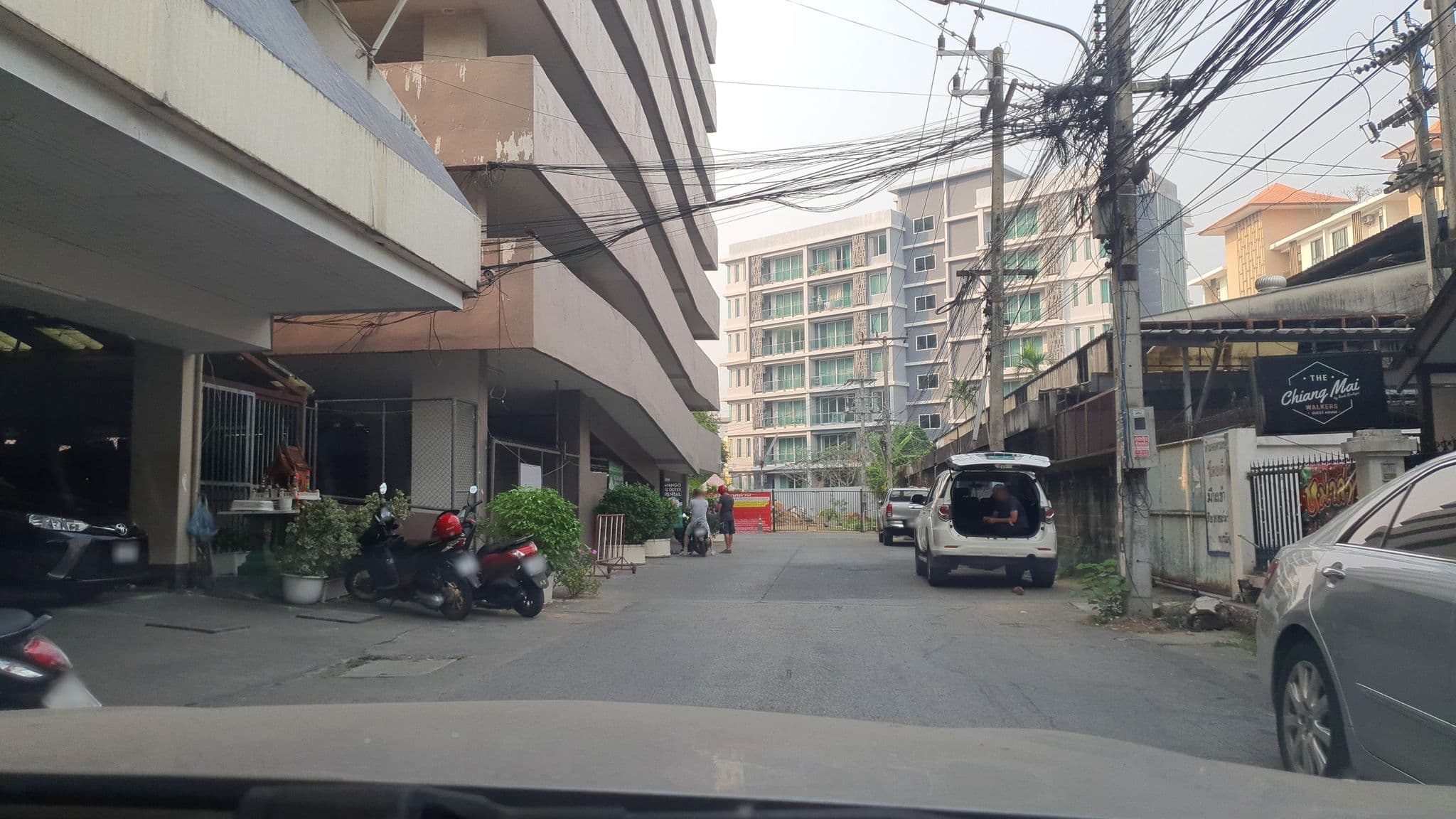 Street view near the chiang mai walkers, Chiang Mai — © jrcarlsen (CC BY-SA · Mapillary)