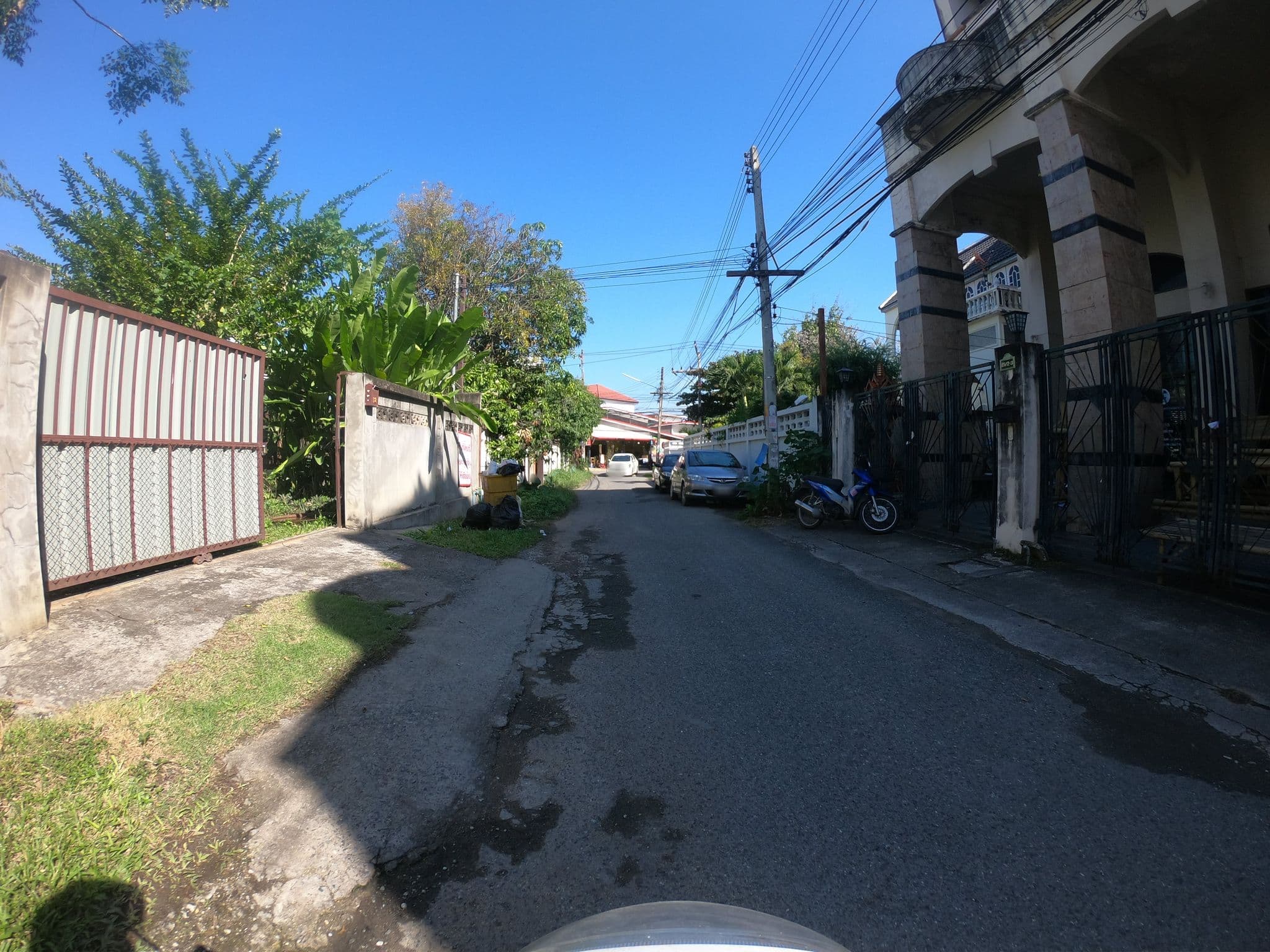 Street view near Plern Plern Bed&Bike, Chiang Mai — © chanuwath_grab (CC BY-SA · Mapillary)