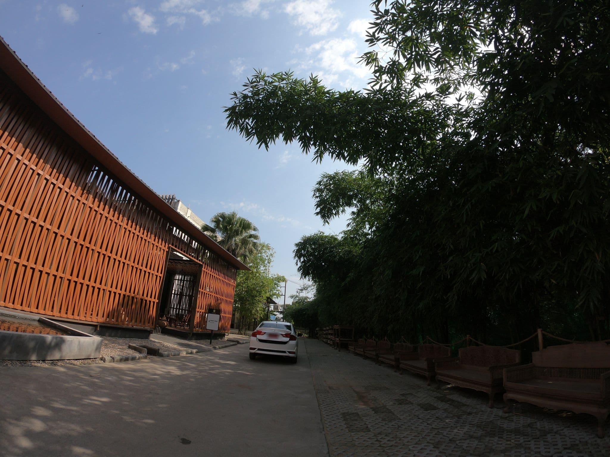 Street view near Andacura Bamboori Boutique Resort Chiang Mai, Chiang Mai — © chanuwath_grab (CC BY-SA · Mapillary)