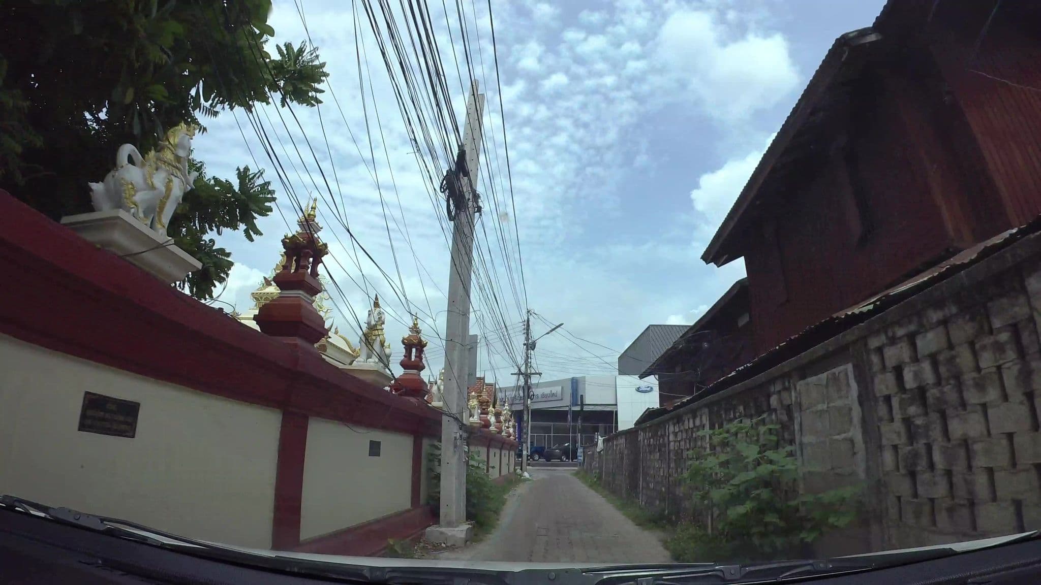 Street view near Fav Plan B, Chiang Mai — © kaart_3 (CC BY-SA · Mapillary)
