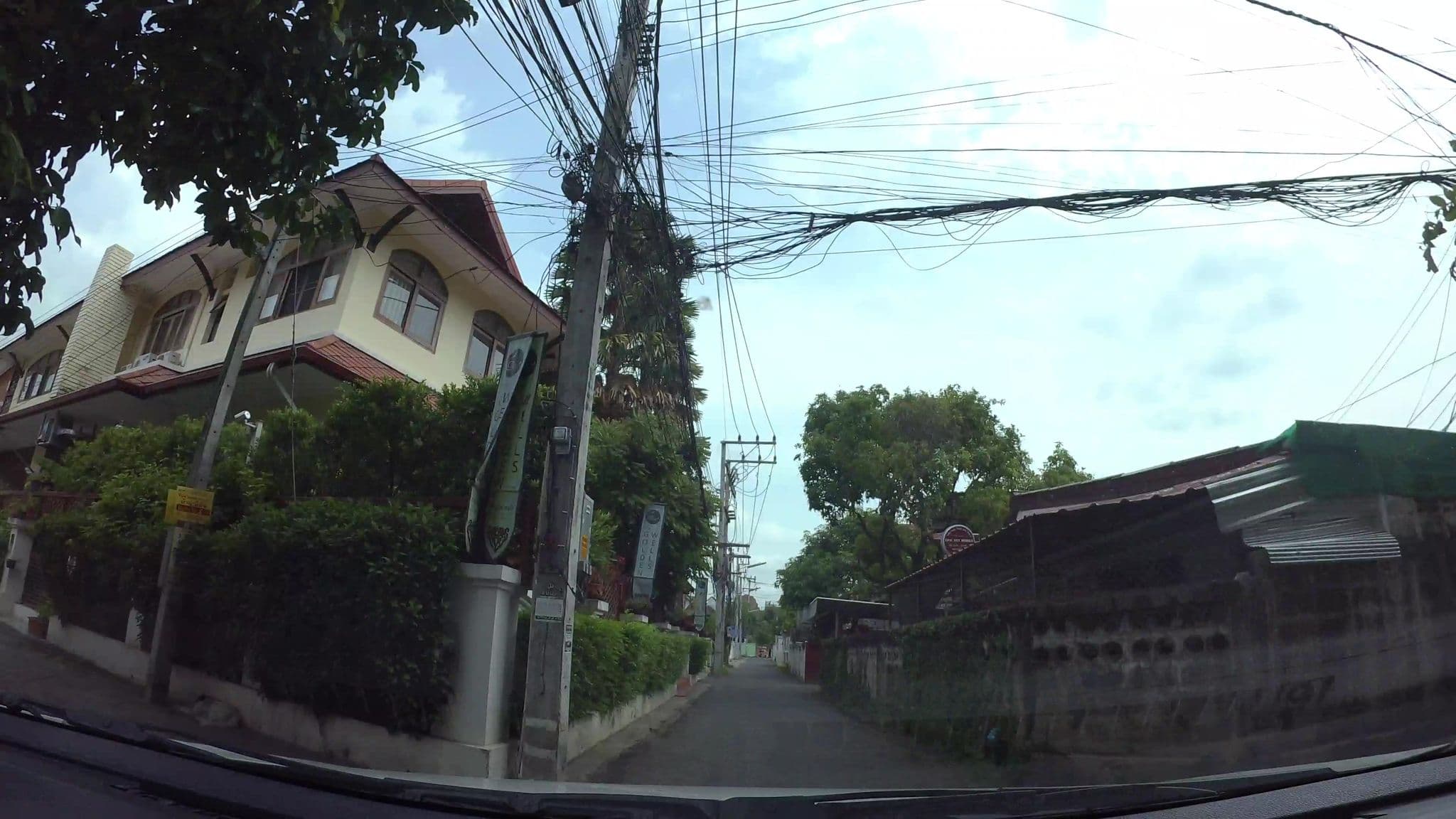 Street view near The Golden Wells Residence, Chiang Mai — © kaart_3 (CC BY-SA · Mapillary)