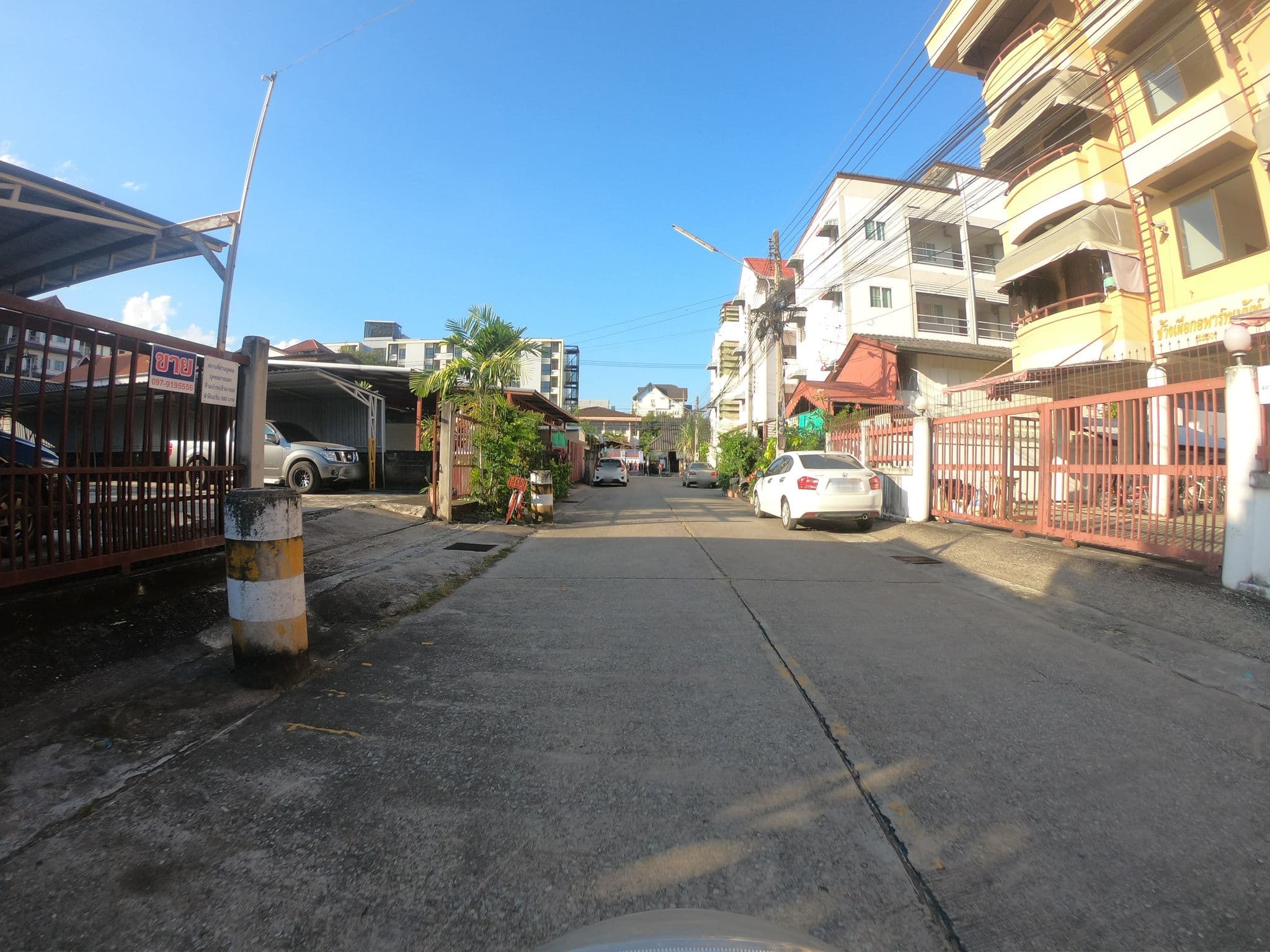 Street view near ืที่พักในเชียงใหม่, Chiang Mai — © chanuwath_grab (CC BY-SA · Mapillary)