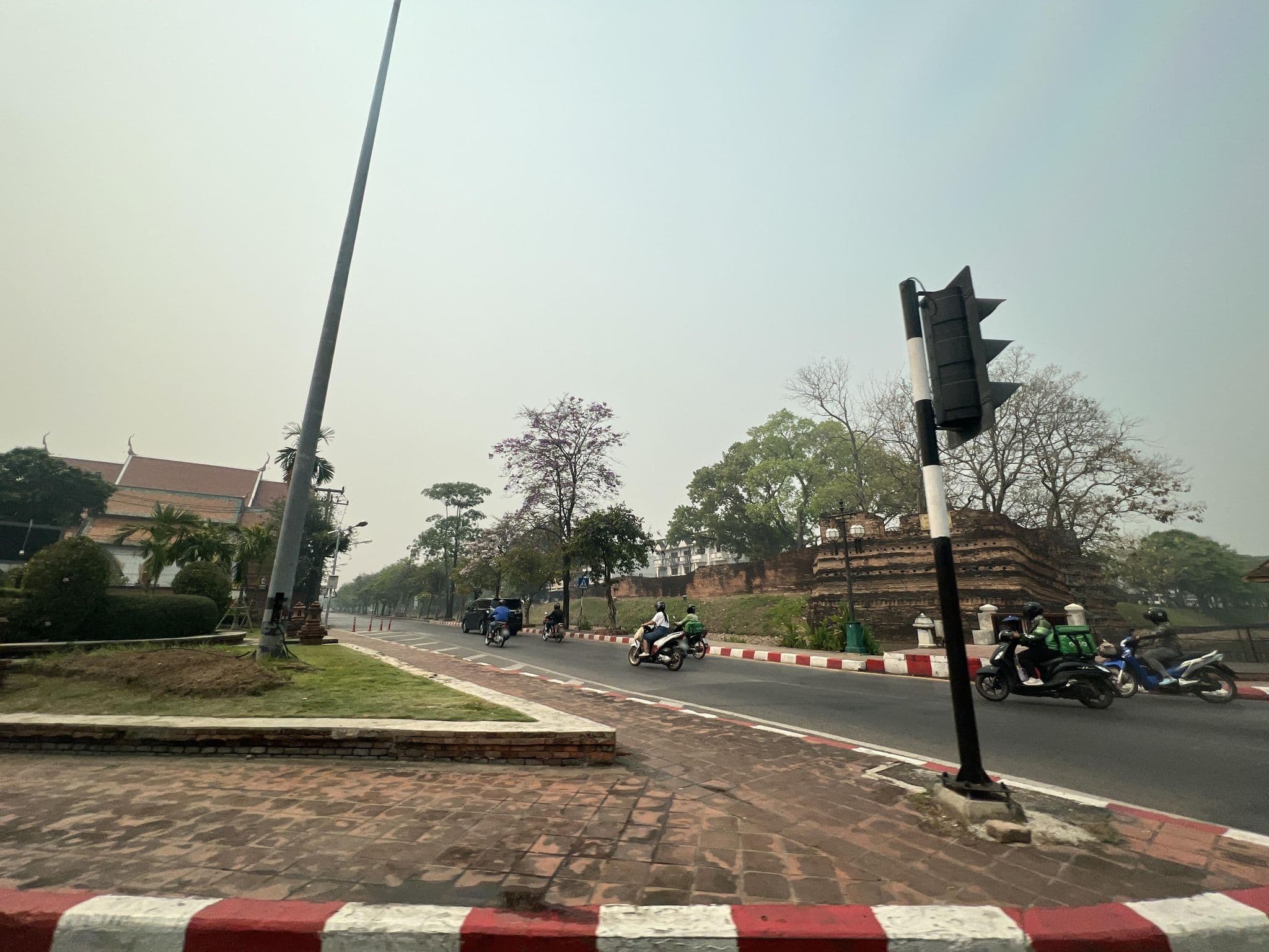 Street view near Tanyawintra Boutique and Spa, Chiang Mai — © Junguin (CC BY-SA · Mapillary)