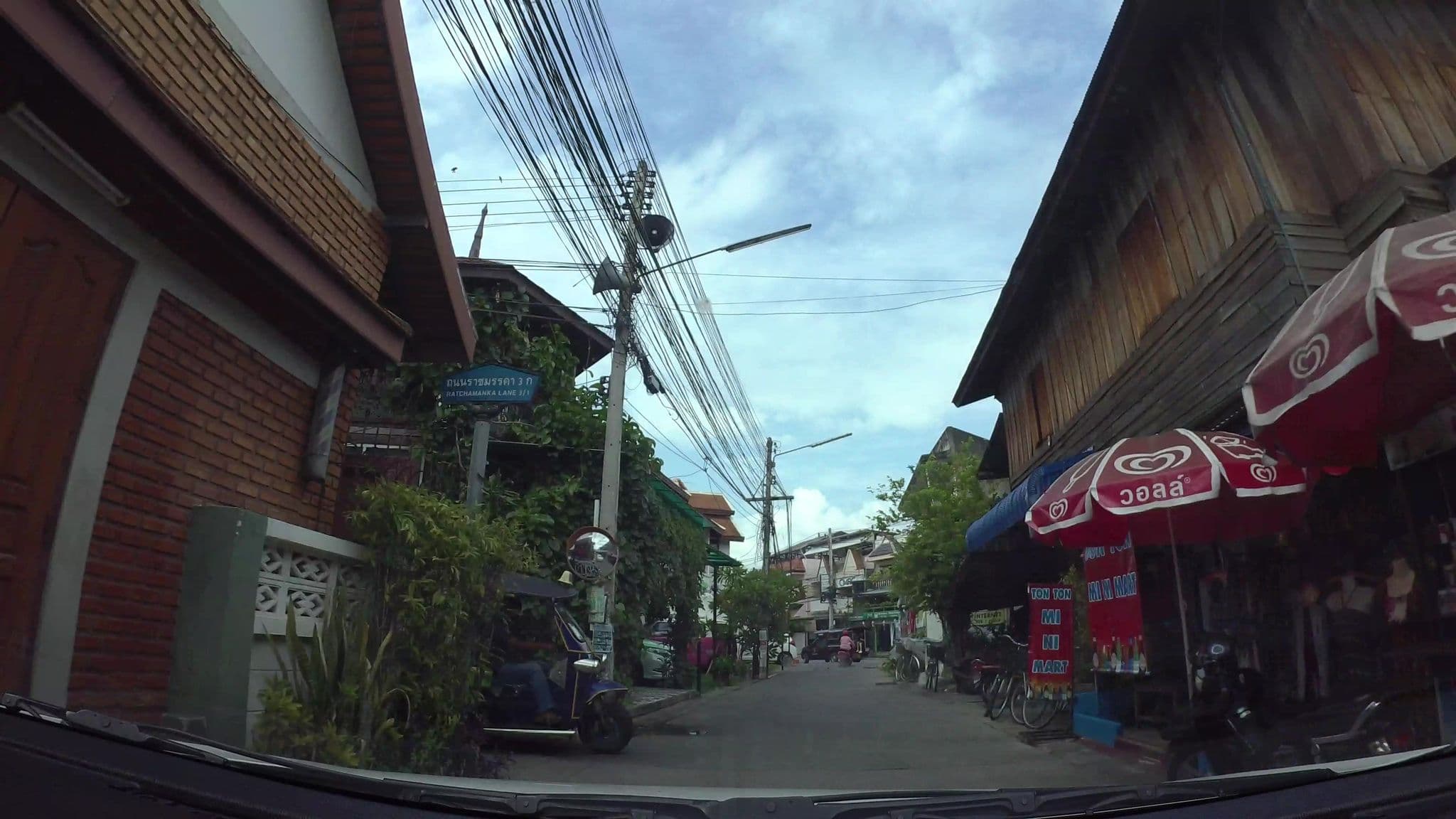 Street view near Anoma Boutique House, Chiang Mai — © kaart_3 (CC BY-SA · Mapillary)