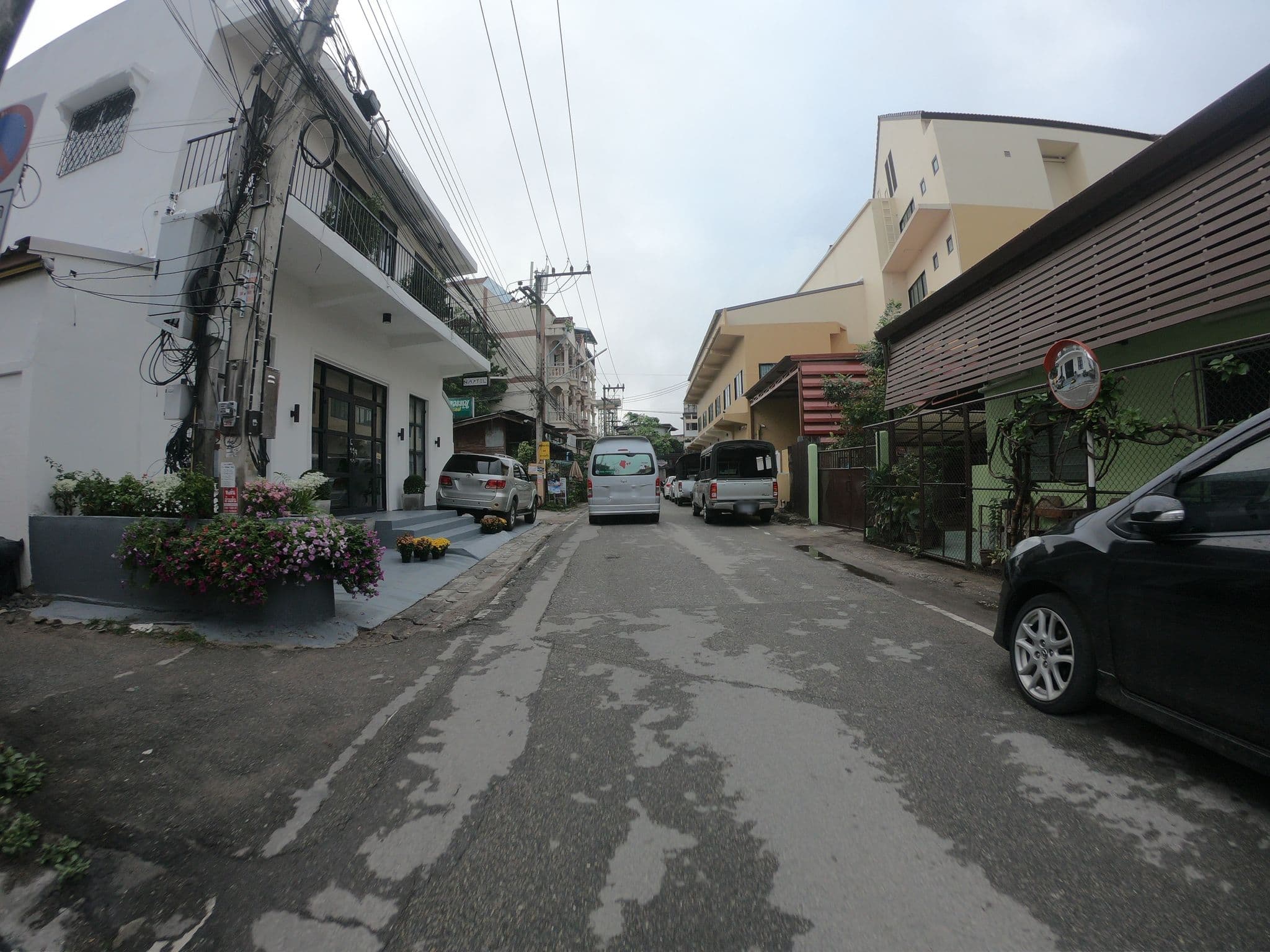 Street view near Naptel, Chiang Mai — © chanuwath_grab (CC BY-SA · Mapillary)
