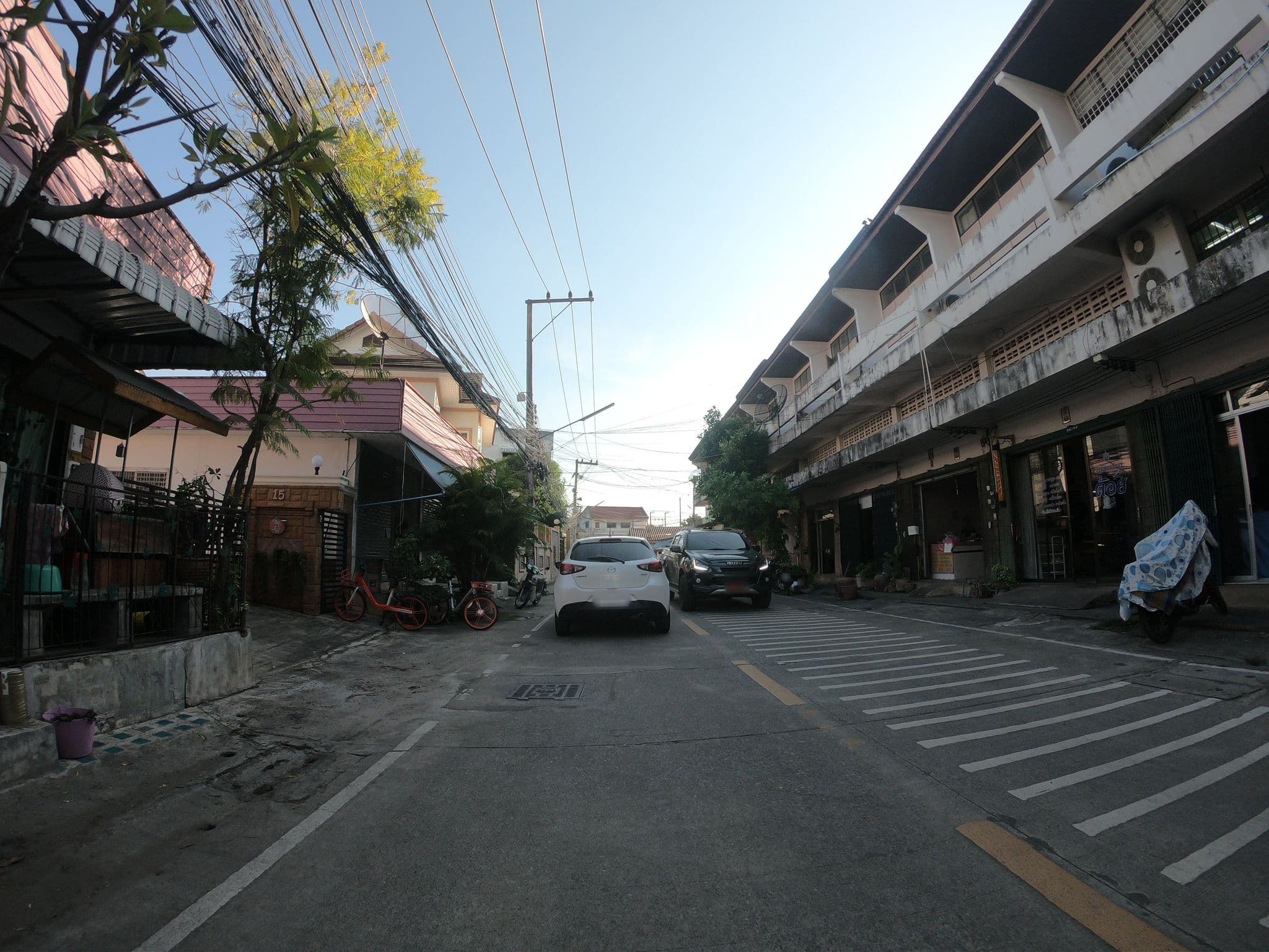 Street view near nana house, Chiang Mai — © chanuwath_grab (CC BY-SA · Mapillary)