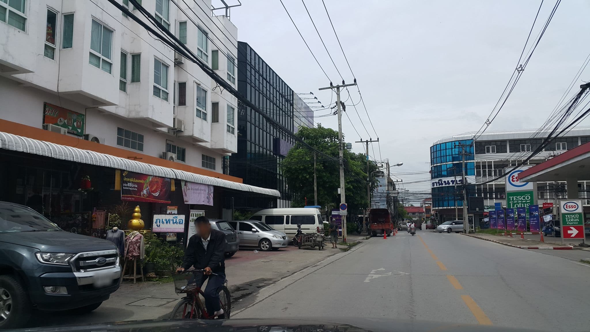 Street view near Baan Tai Wang Hotel, Chiang Mai — © jrcarlsen (CC BY-SA · Mapillary)