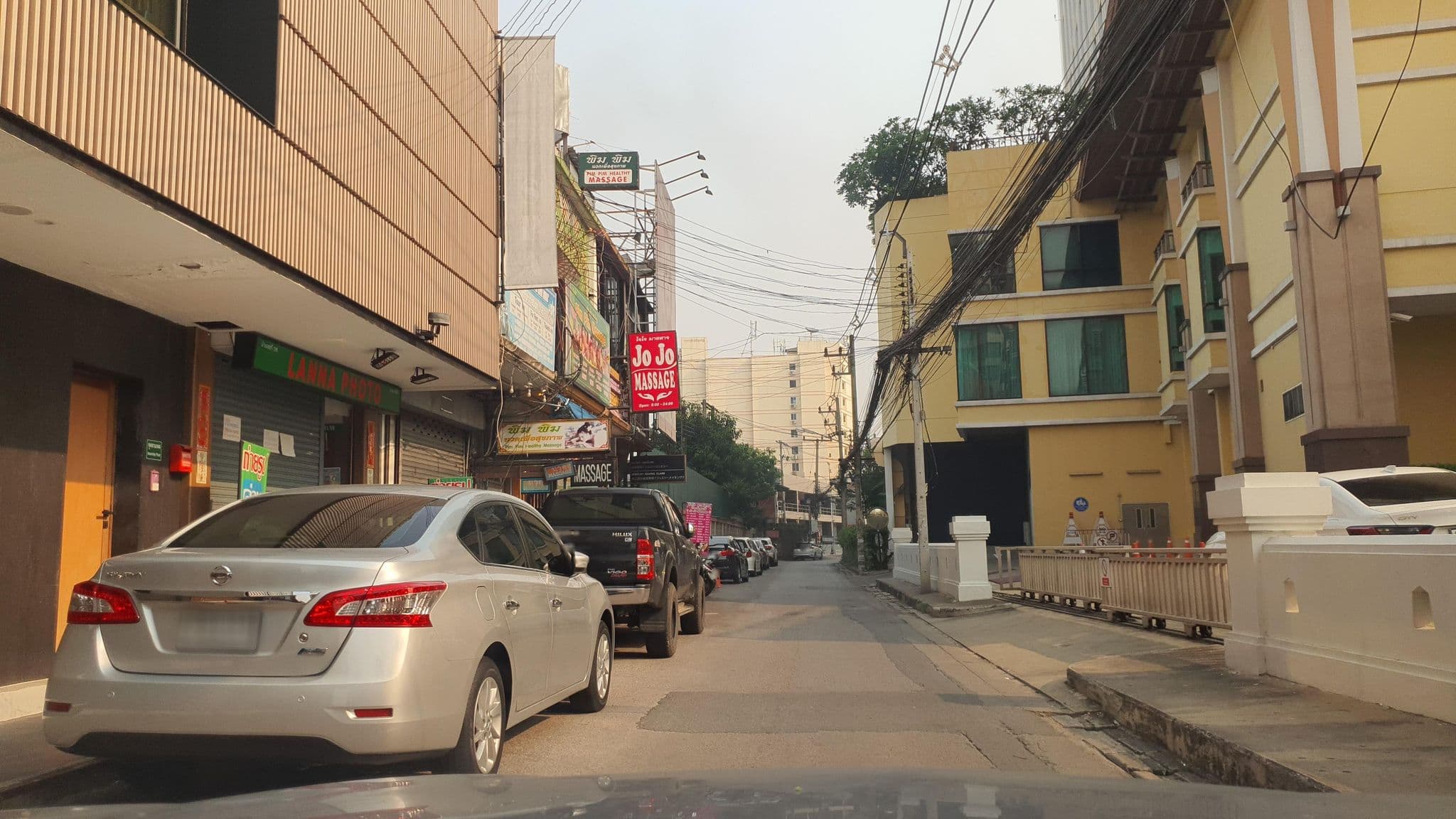 Street view near Nap in Chiangmai, Chiang Mai — © jrcarlsen (CC BY-SA · Mapillary)