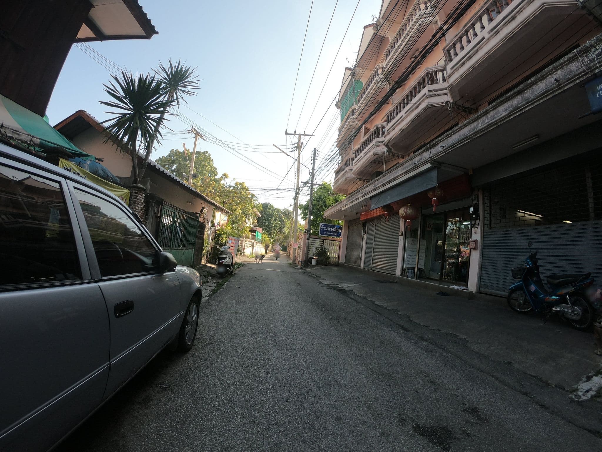 Street view near De Klang Vieng, Chiang Mai — © chanuwath_grab (CC BY-SA · Mapillary)