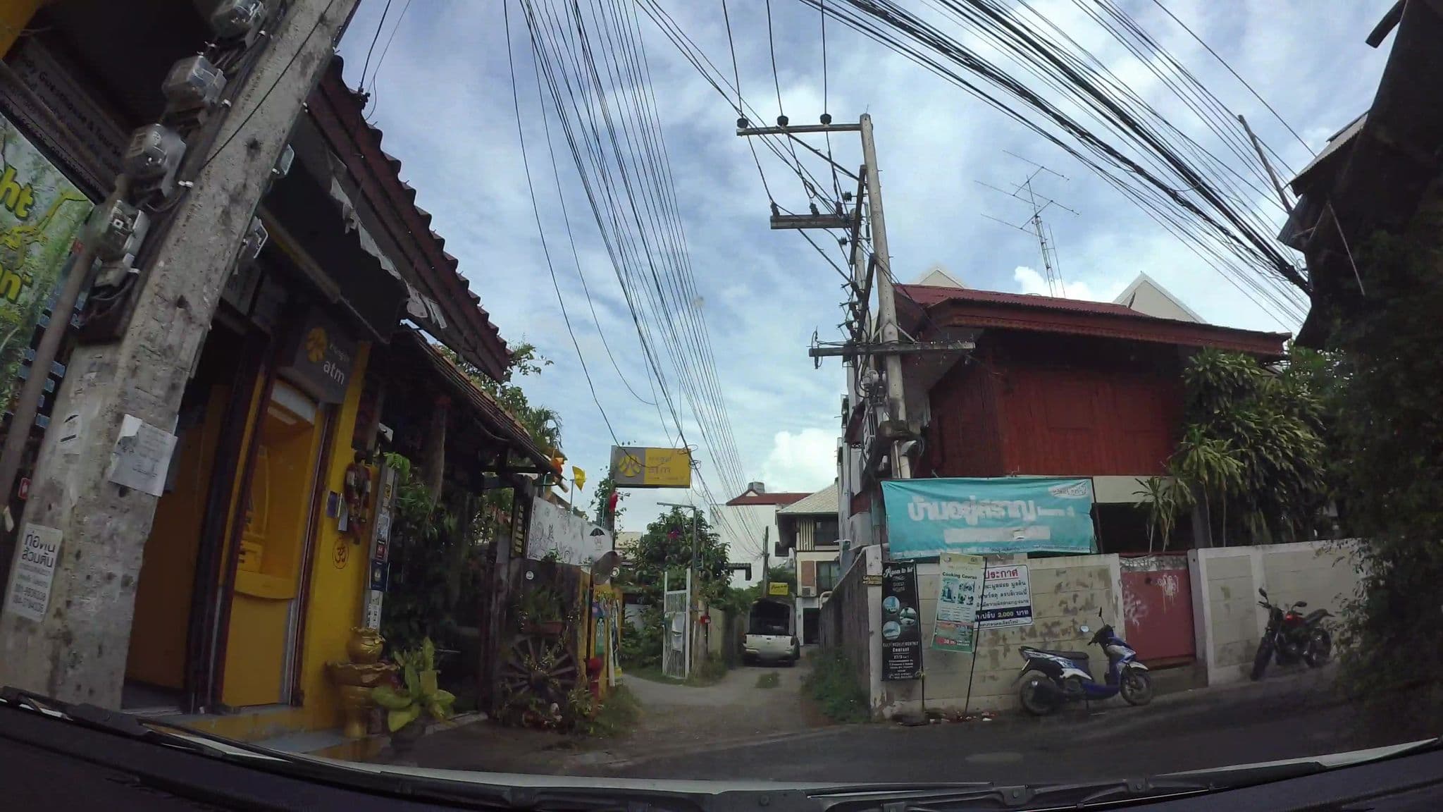Street view near Baan Nud Khun Guesthouse, Chiang Mai — © kaart_3 (CC BY-SA · Mapillary)