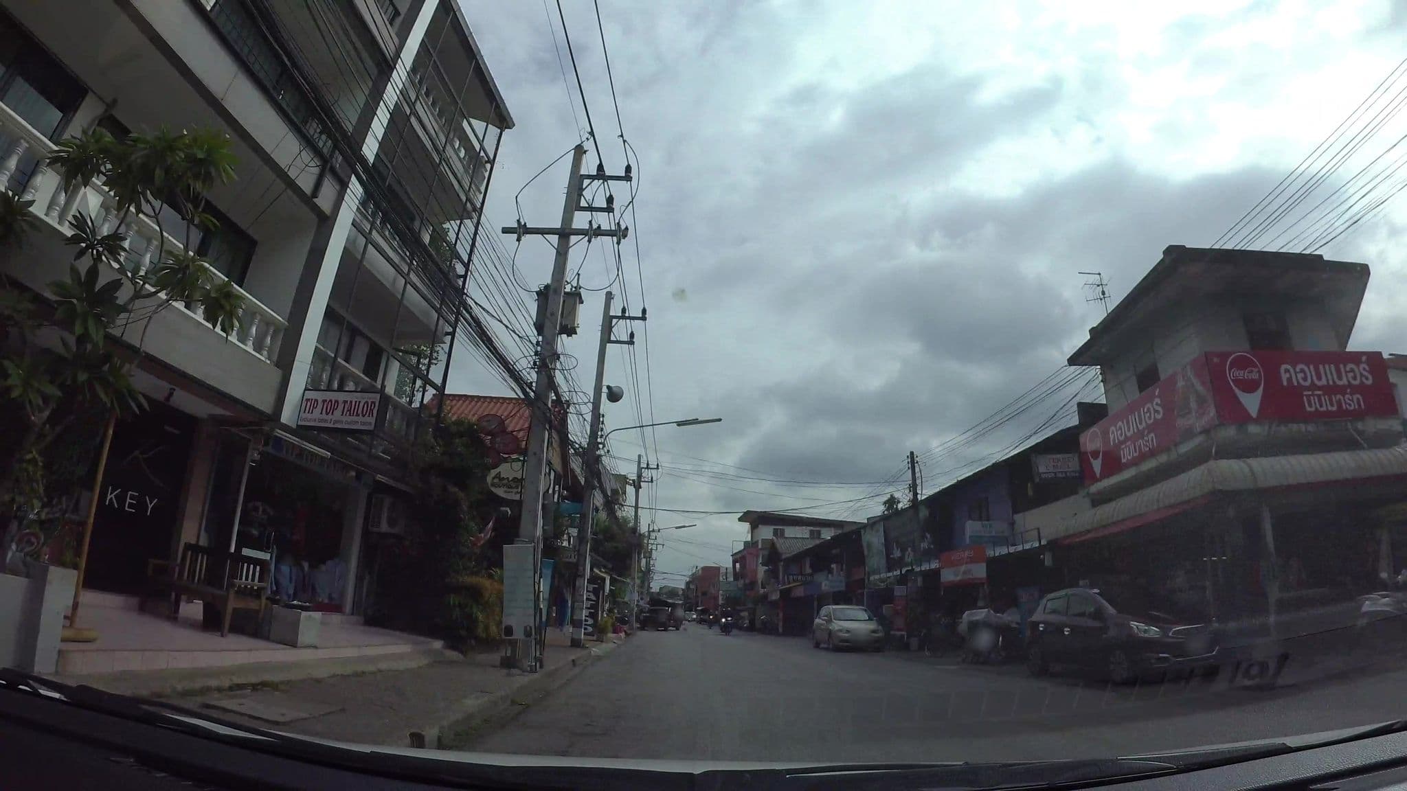 Street view near Phonthida Guesthouse, Chiang Mai — © kaart_3 (CC BY-SA · Mapillary)