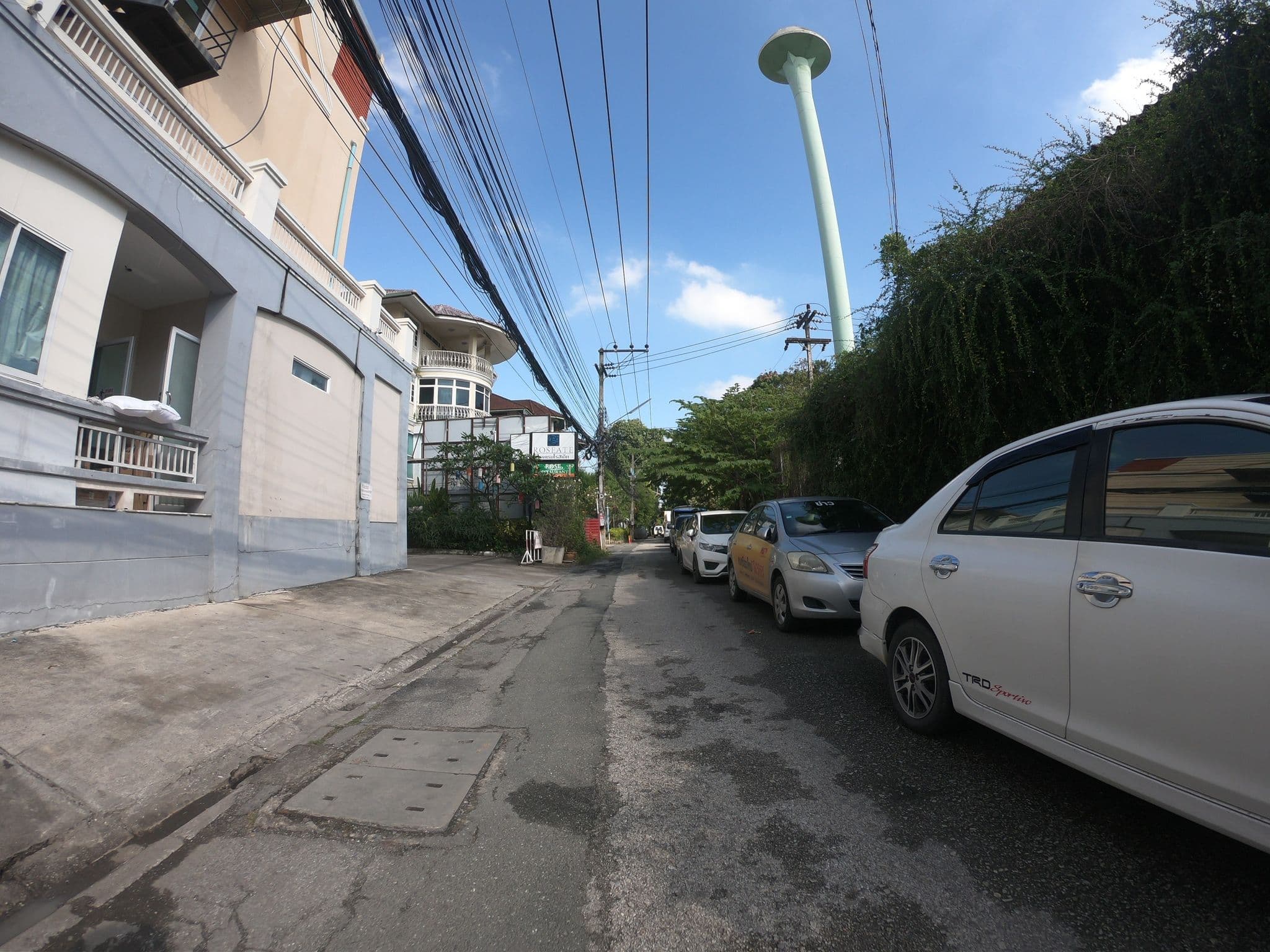 Street view near คุ้มสี่พญาแกรนด์ เชียงใหม่, Chiang Mai — © chanuwath_grab (CC BY-SA · Mapillary)