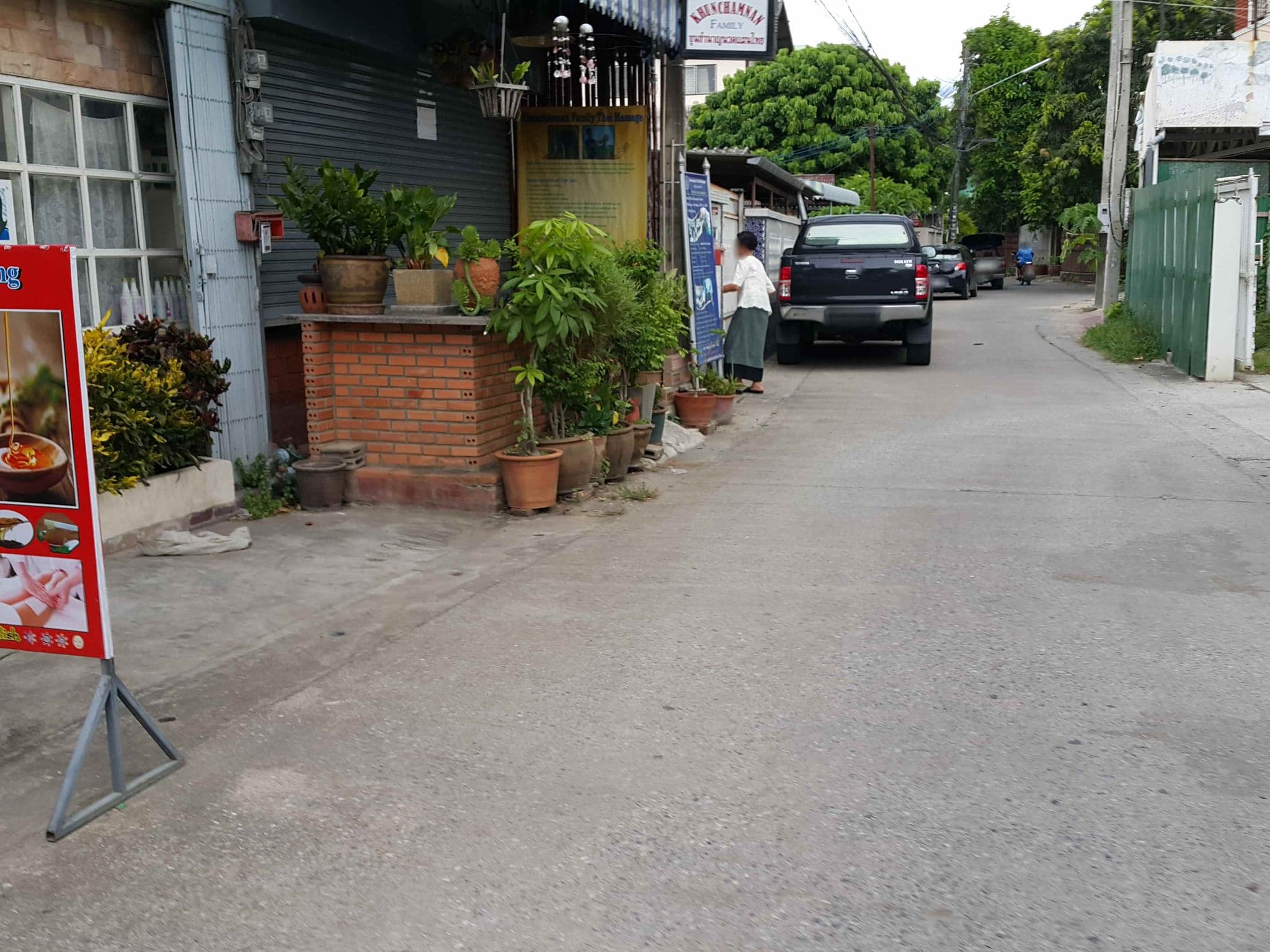 Street view near Hotel Rosy, Chiang Mai — © jrcarlsen (CC BY-SA · Mapillary)