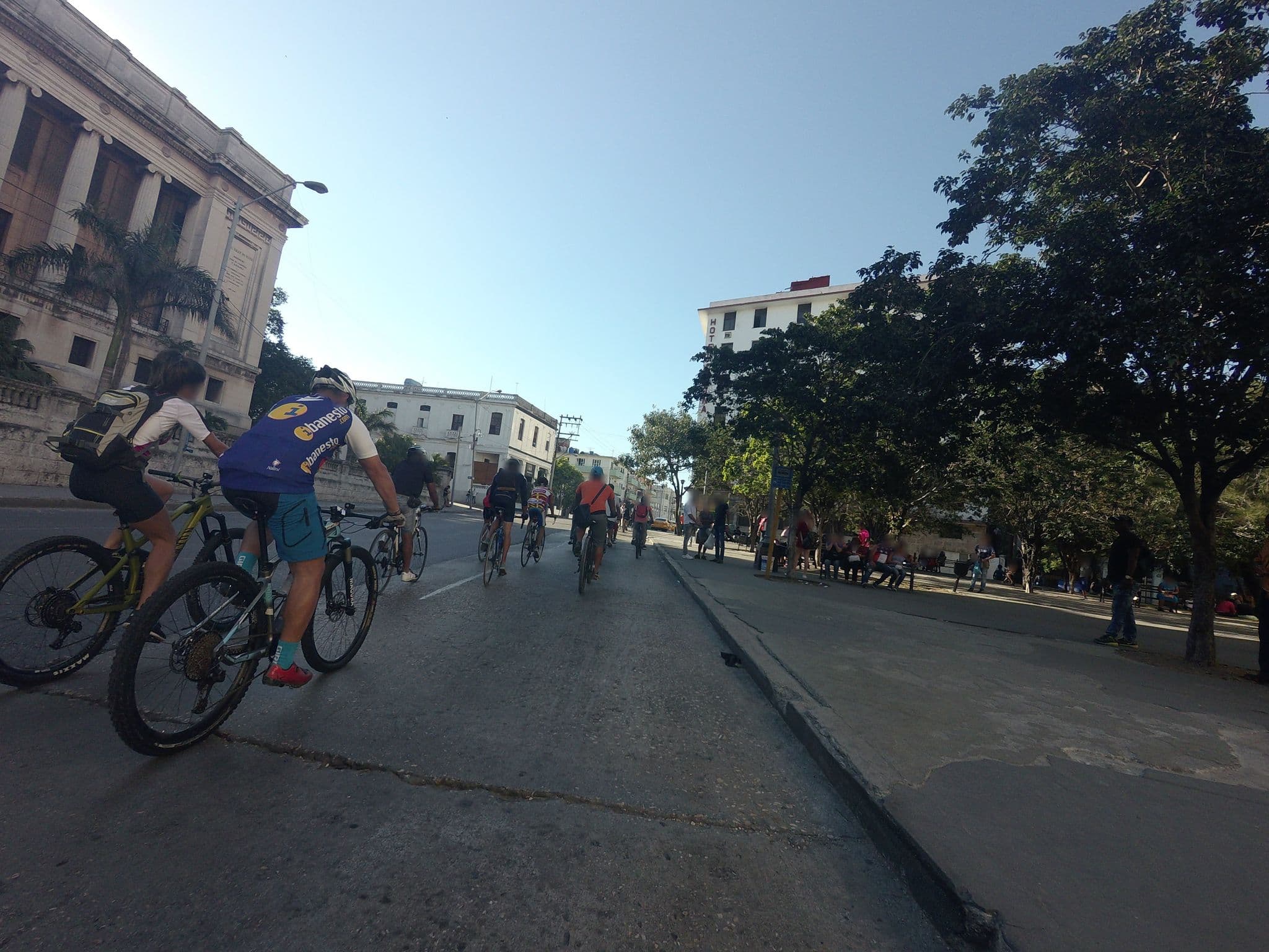 Street view near Casa Habana Caribe, Havana